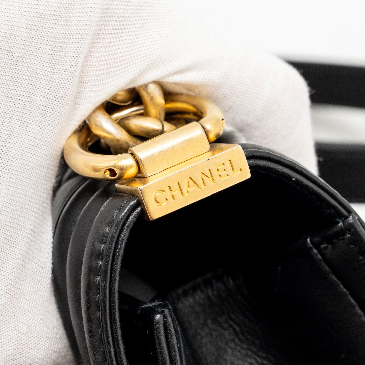 Chanel Medium boy Bag Calfskin Black  (microchip)