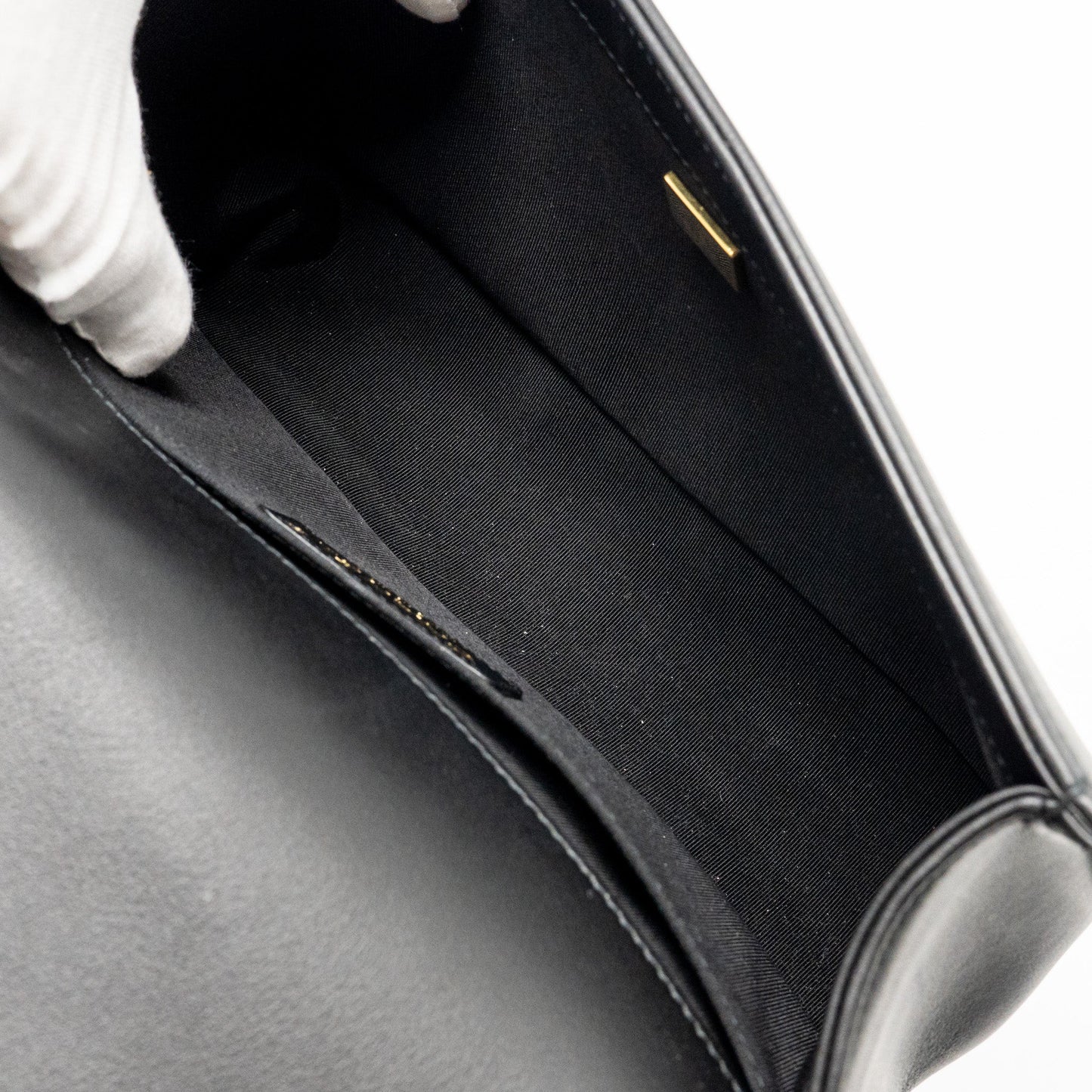 Chanel Medium boy Bag Calfskin Black  (microchip)