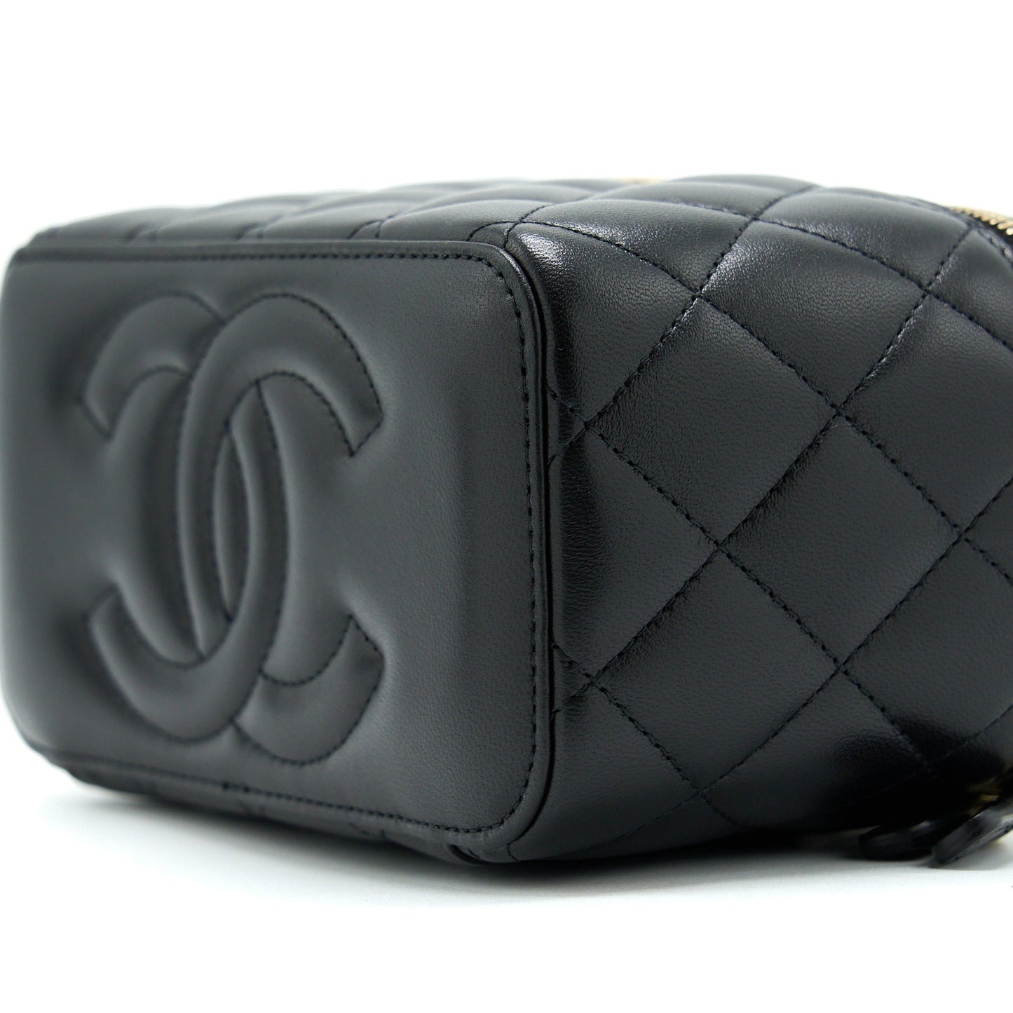 Chanel 22A Top Handle Long Vanity With Chain Lambskin Black L (New Version)