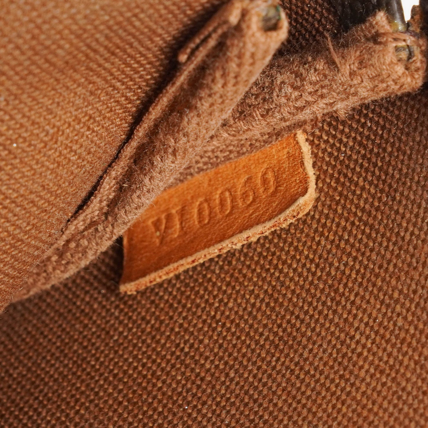 Louis Vuitton Pochette Accessoires Monogram Canvas Clutch Handbag