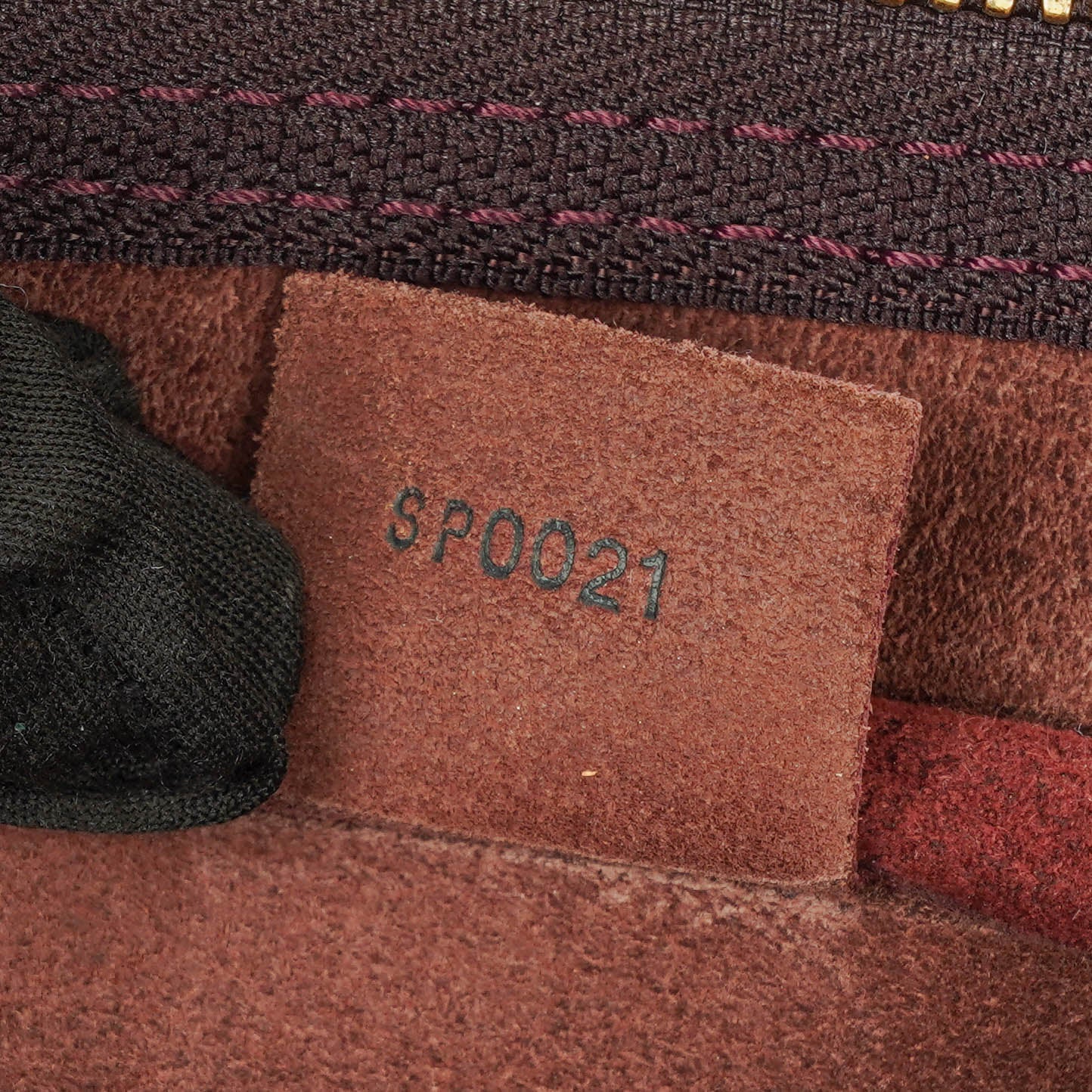 Louis Vuitton Kendall Burgundy Taiga Leather Bag