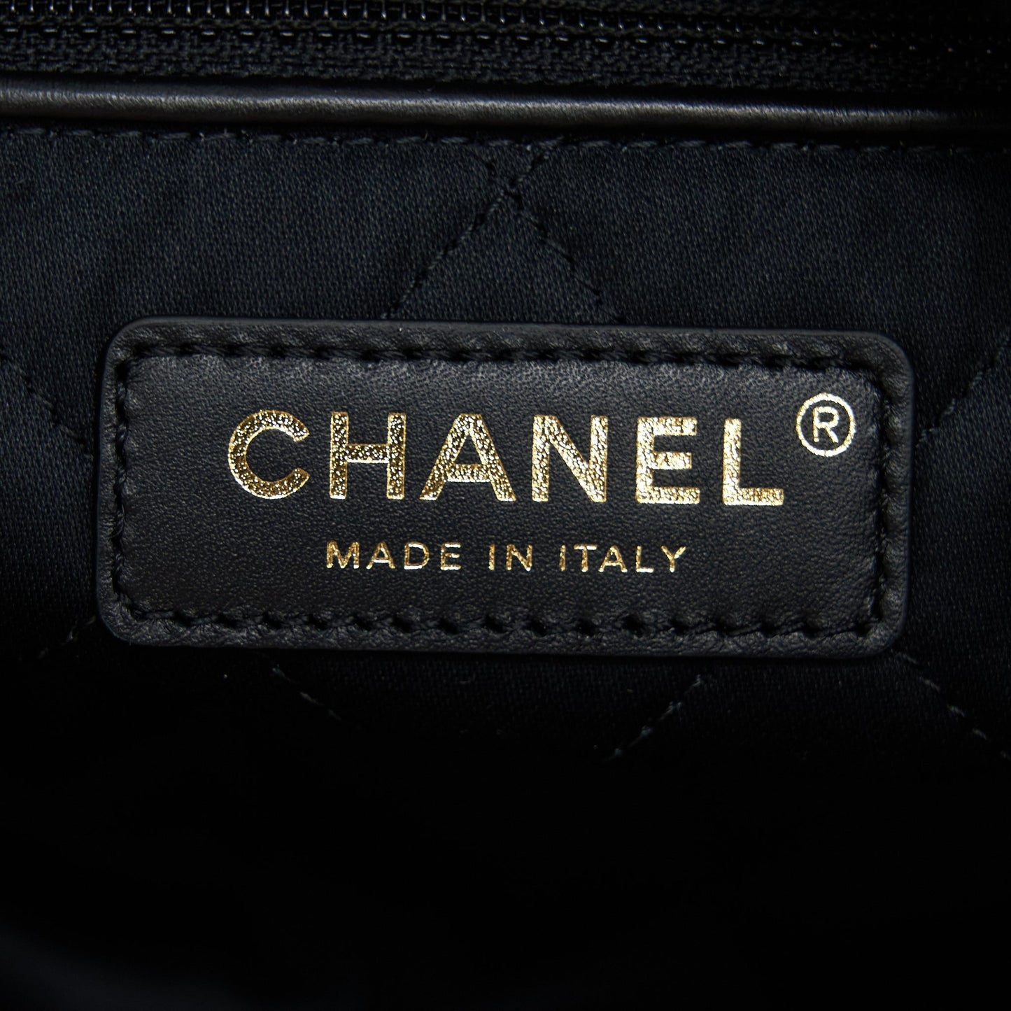 Chanel Medium 22 Bag Tweed Multicolour (Microchip)