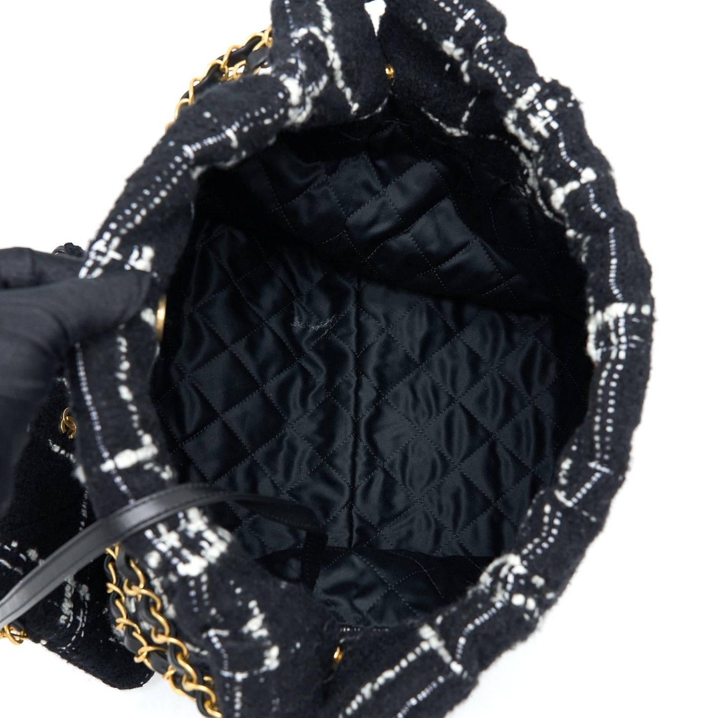 Chanel Medium 22 Bag Tweed Multicolour (Microchip)