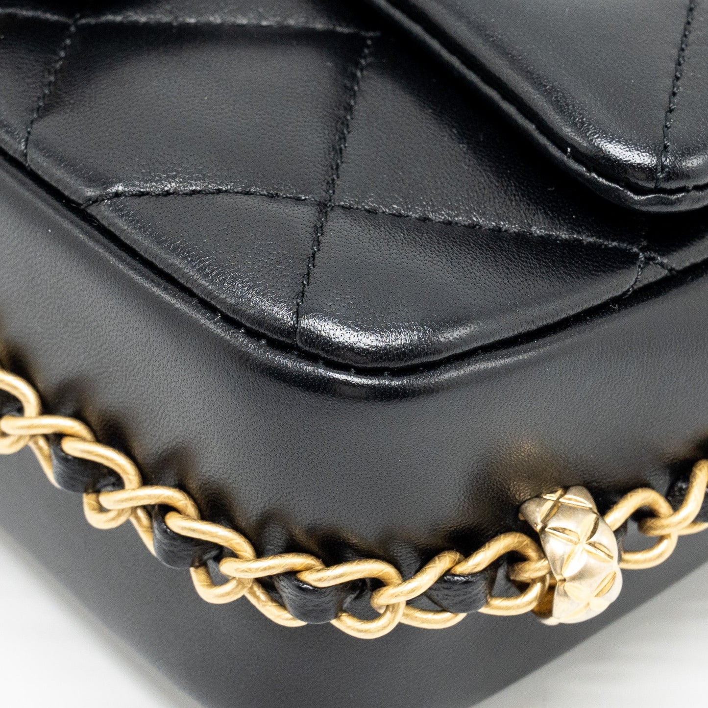 Chanel Quilted flap bag with detailed logo and chain lambskin black  (microchip)