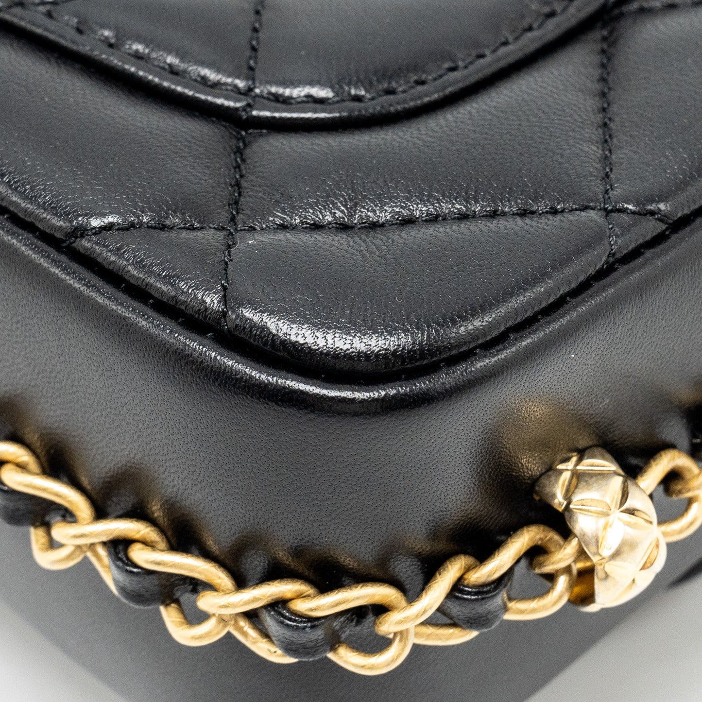 Chanel Quilted flap bag with detailed logo and chain lambskin black  (microchip)