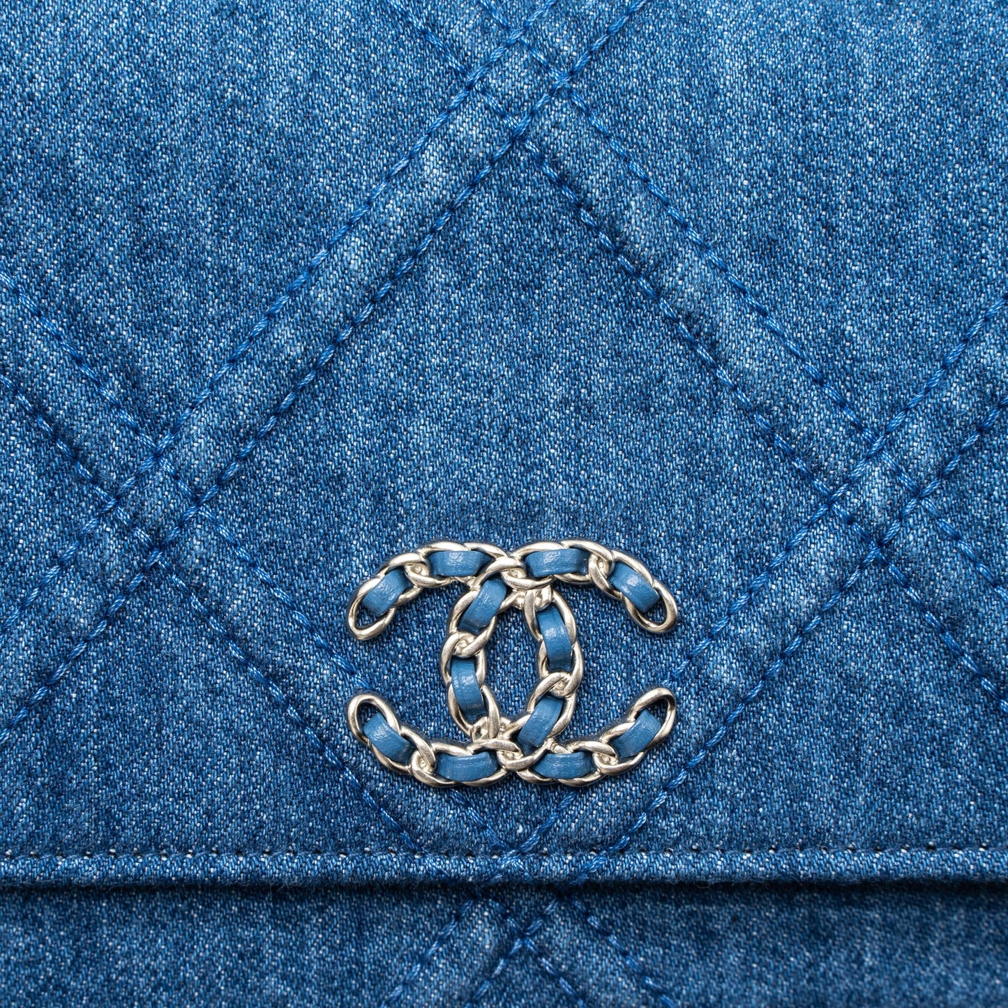 Chanel 19 Wallet On Chain Denim Blue Multicolor Hardware (Microchip)