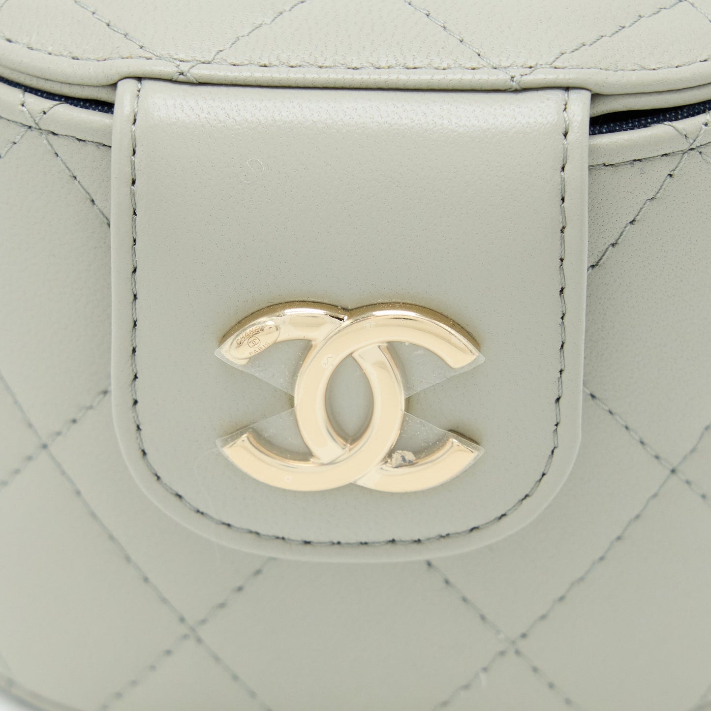 Chanel Giant Chain Mini Vanity Case Lambskin Light Grey L