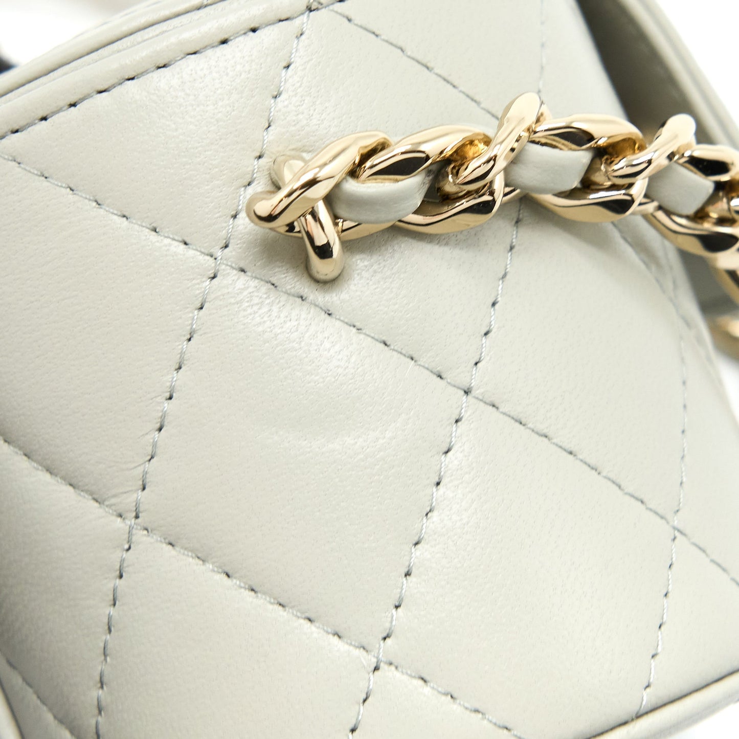 Chanel Giant Chain Mini Vanity Case Lambskin Light Grey L