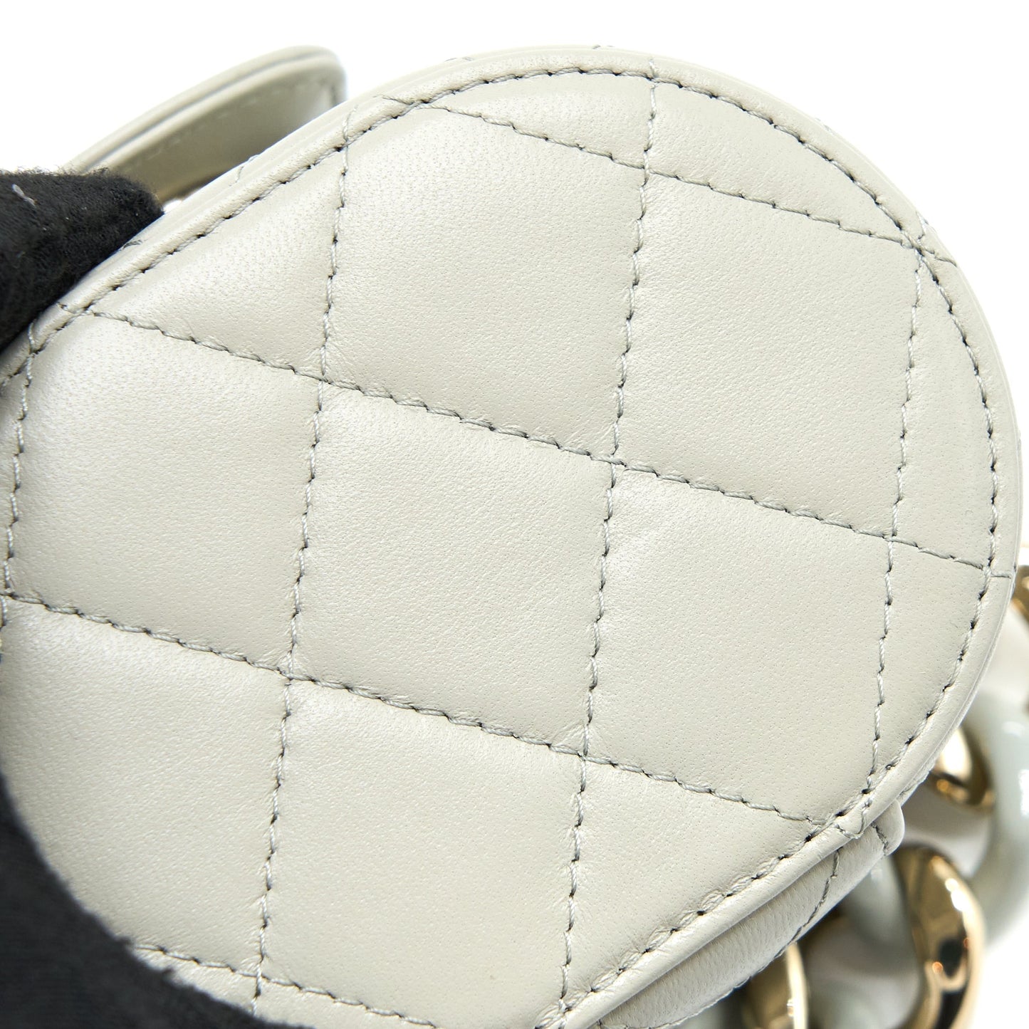 Chanel Giant Chain Mini Vanity Case Lambskin Light Grey L