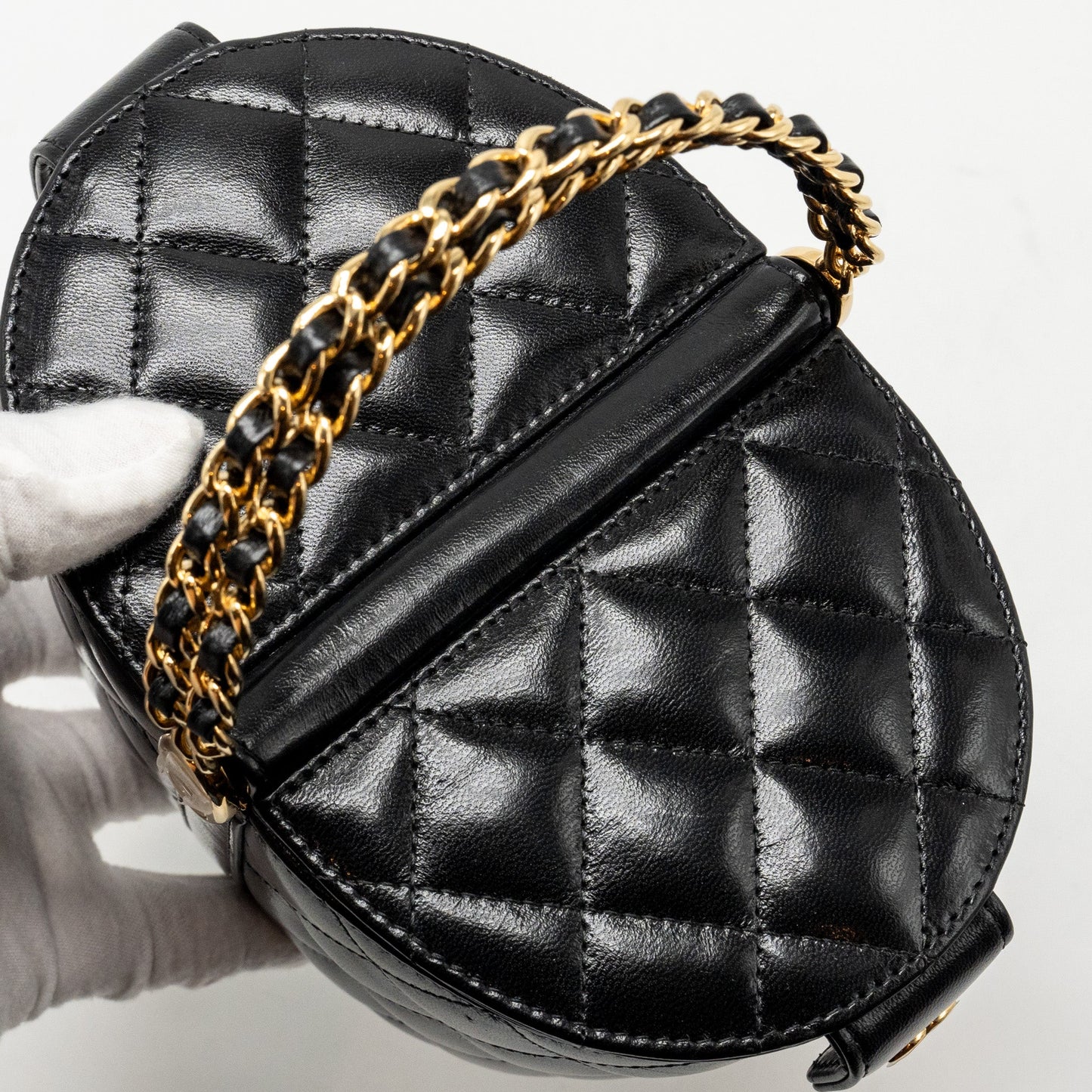 Chanel picnic vanity lambskin black  (microchip)