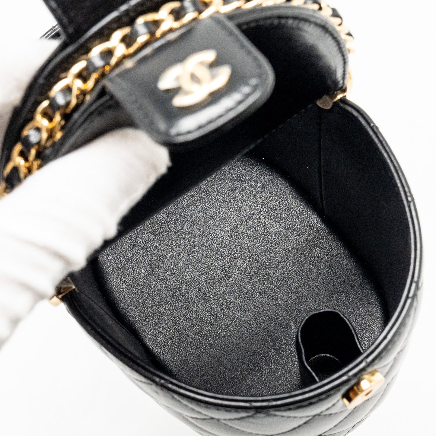 Chanel picnic vanity lambskin black  (microchip)