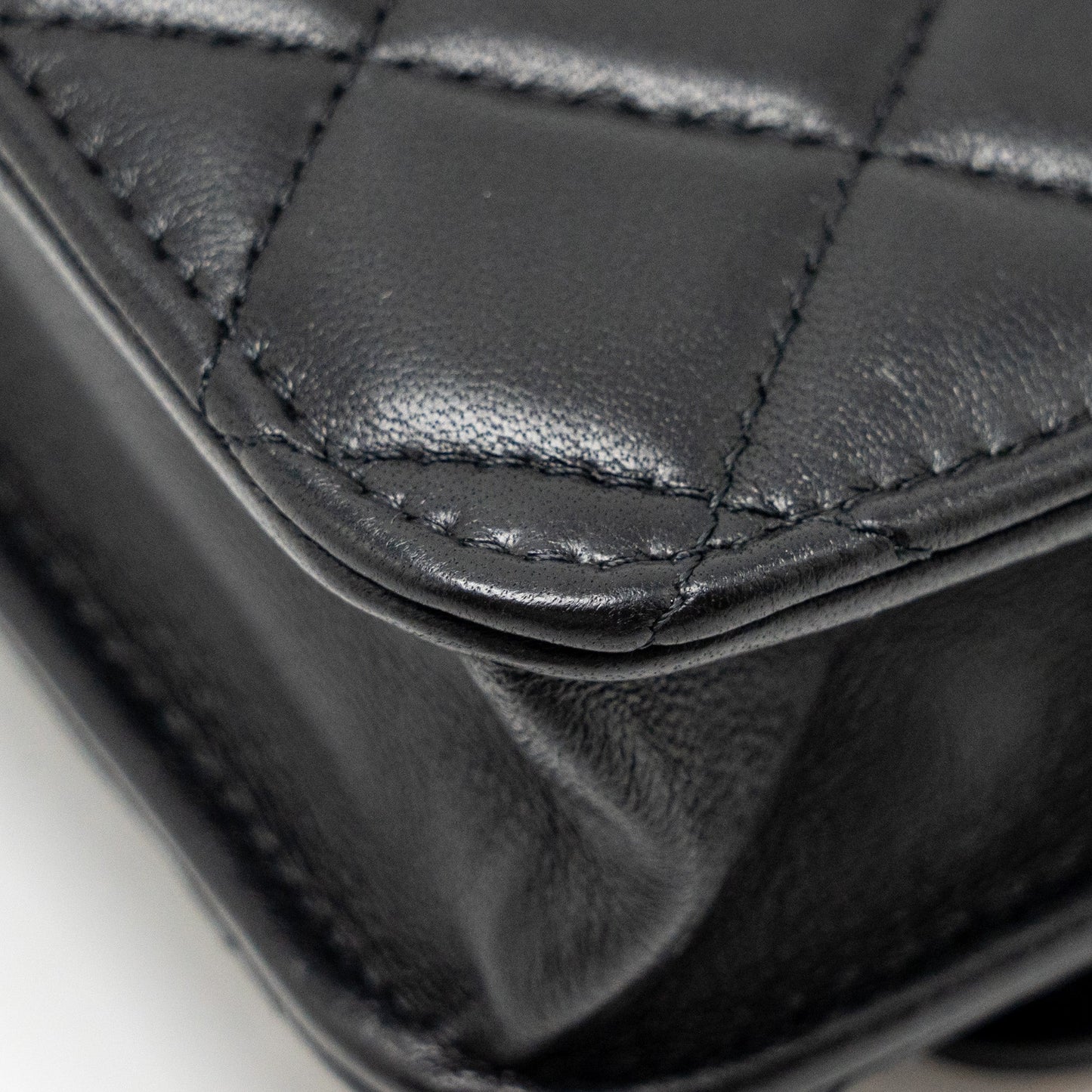 Chanel Pearl Crush Mini Flap Wallet with Chain Lambskin Black  (Microchip)