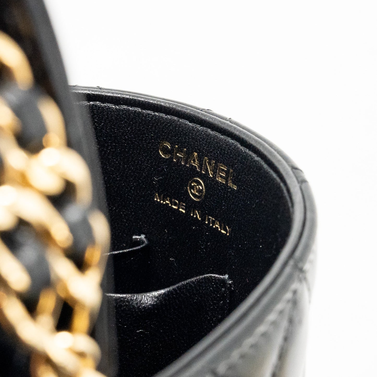 Chanel picnic vanity lambskin black  (microchip)