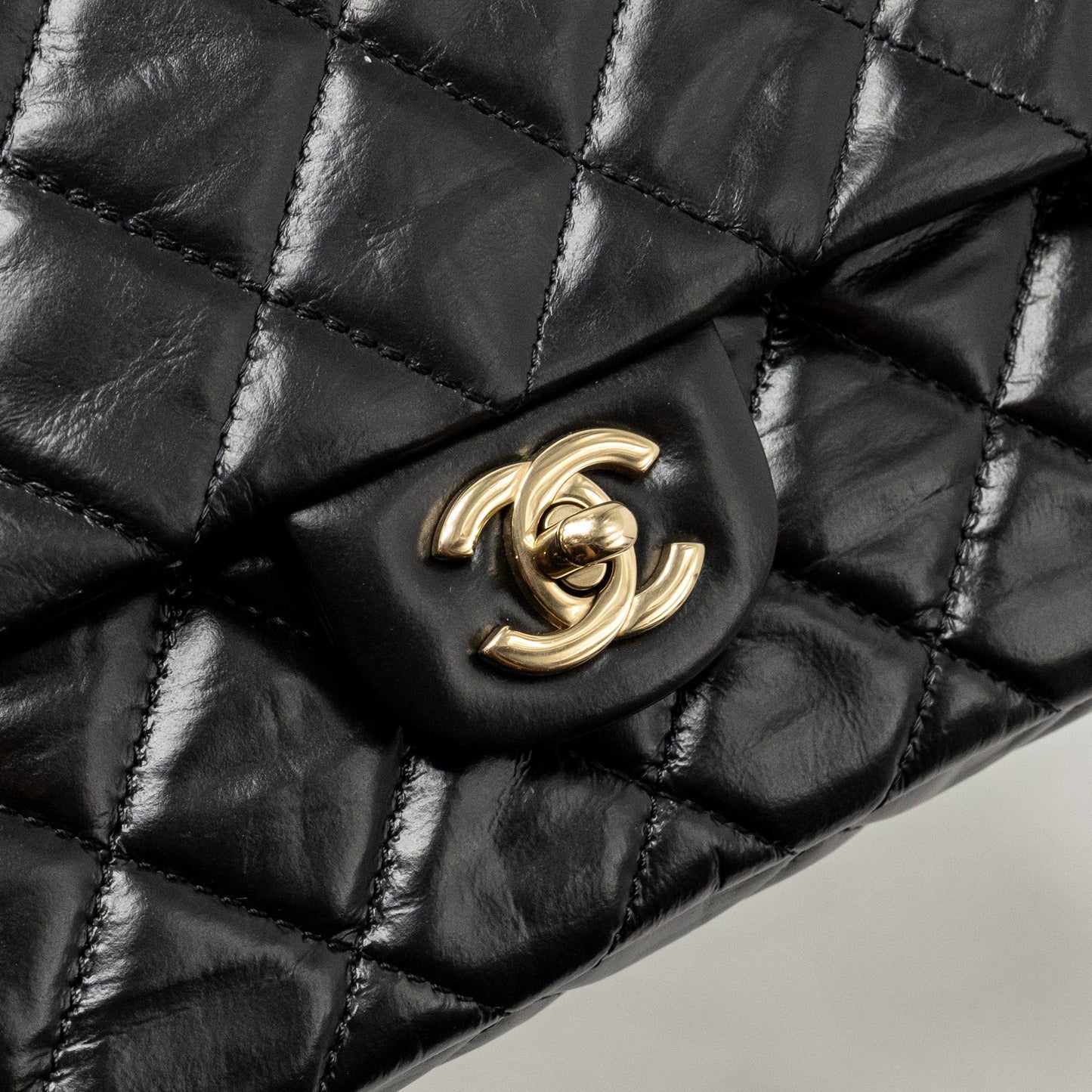 Chanel 23A quilted flap clutch calfskin black L (microchip)