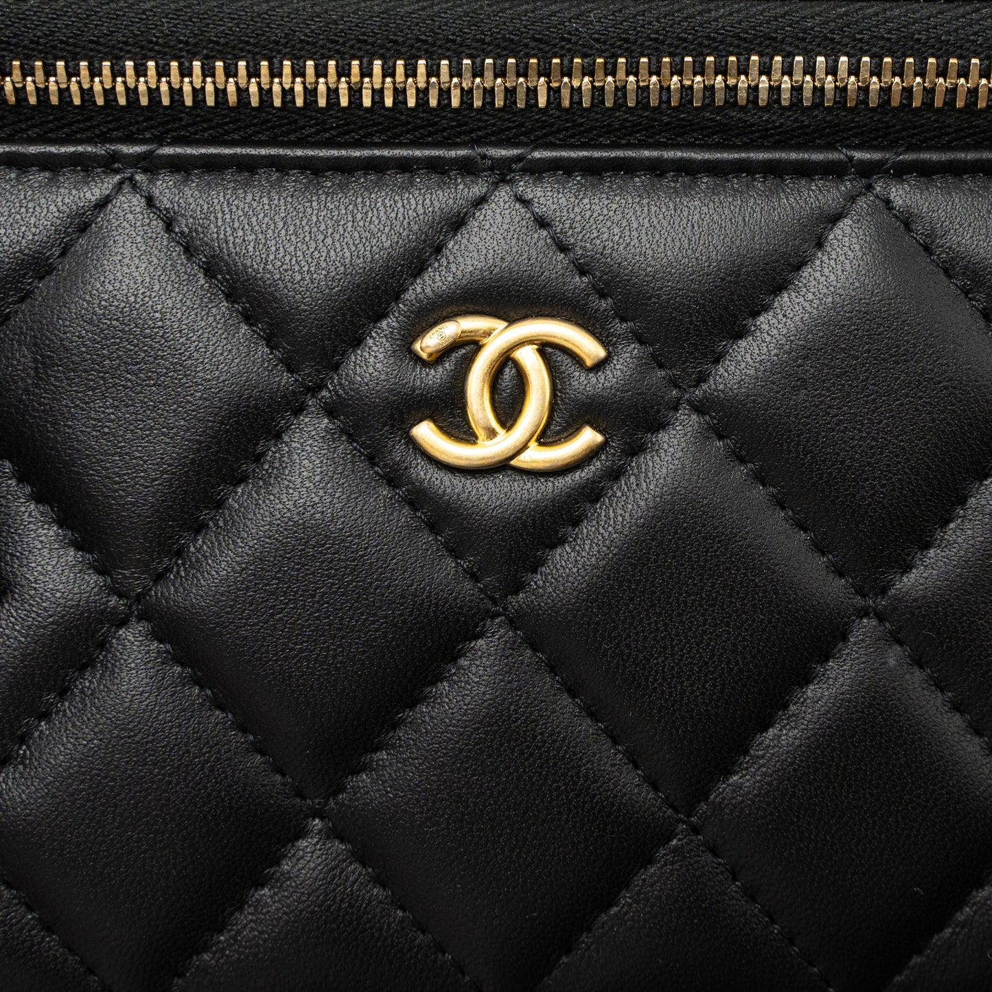 Chanel Pearl Crush Long Vanity with Chain Lambskin Black  (Microchip)