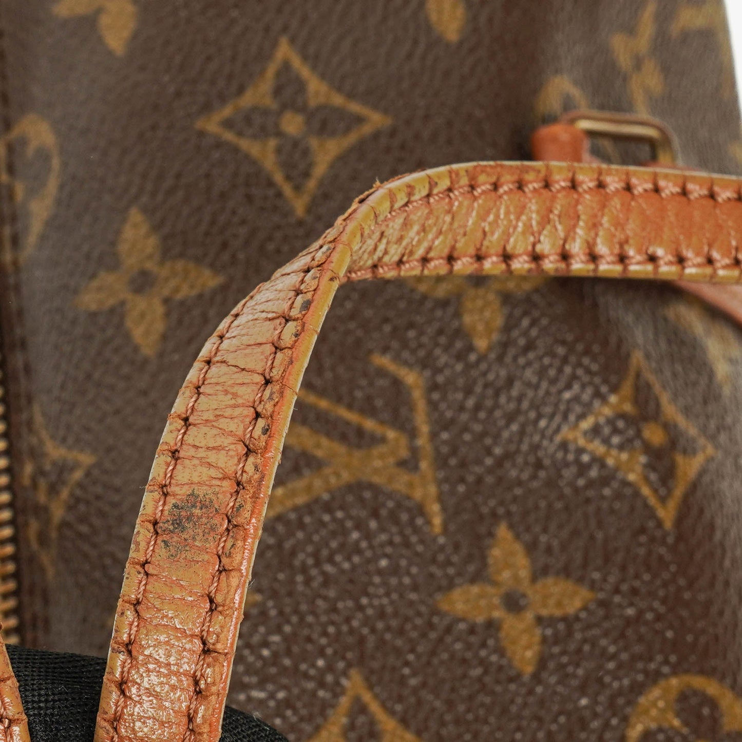 Louis Vuitton Papillon 25  Monogram Canvas Handbag