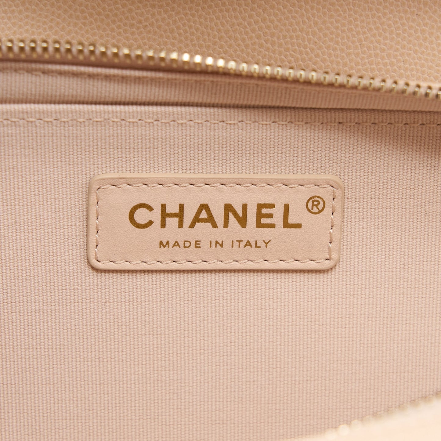 Chanel 21K Crossbody Bag Caviar Light Beige L (Microchip)