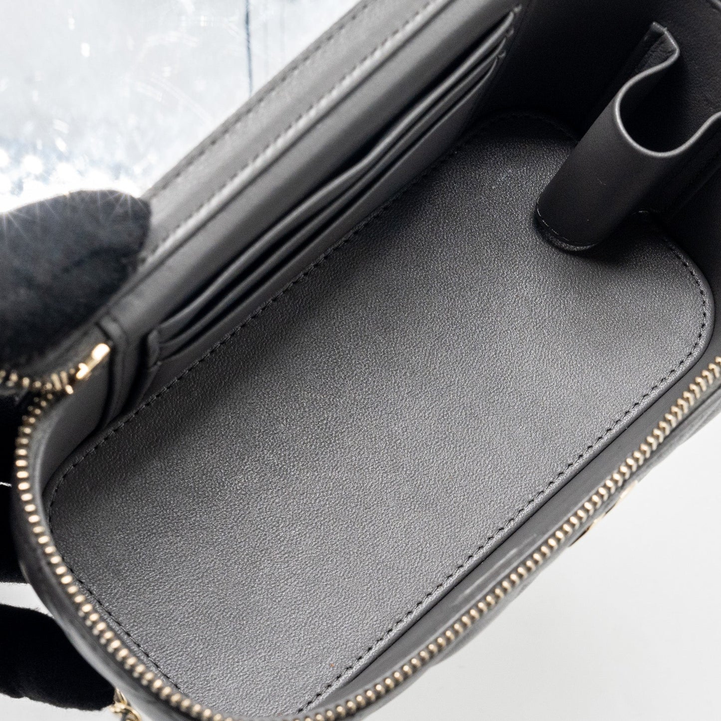 Chanel long vanity case lambskin grey L (microchip)
