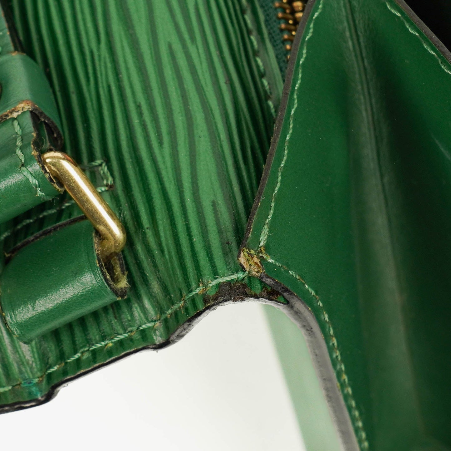 Louis Vuitton Pochette Sellier Dragonne Green Epi Clutch