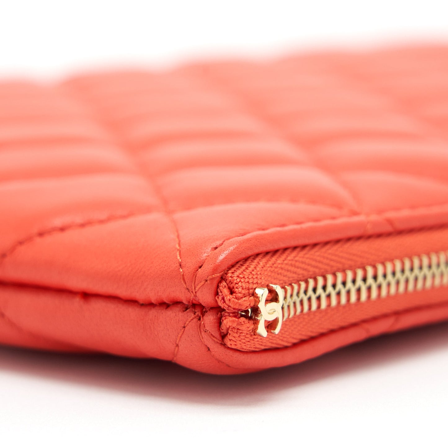 Chanel Habana O Case Pouch Lambskin Red