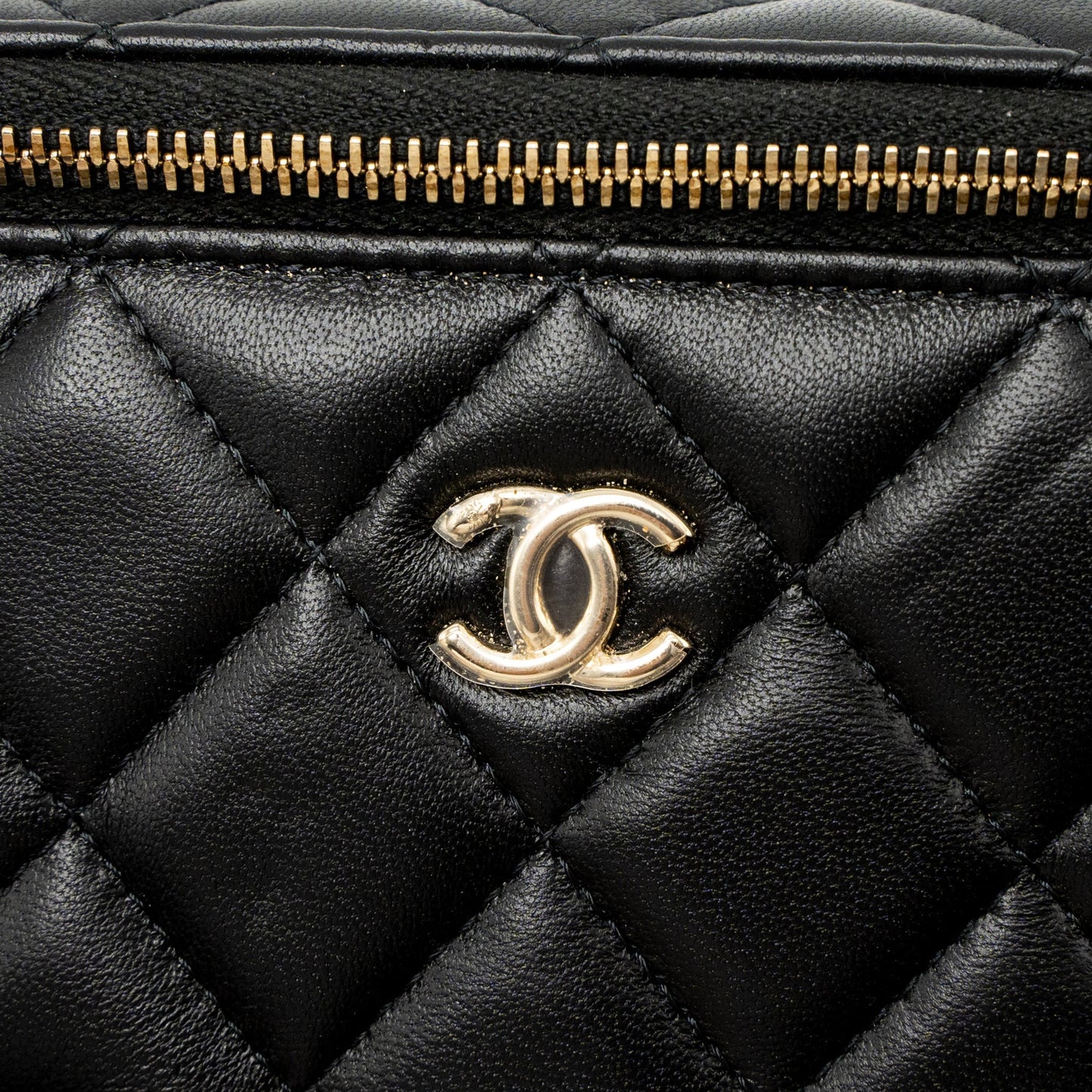 Chanel 23C Pearl Crush Long Vanity with Chain Lambskin Black L (Microchip)
