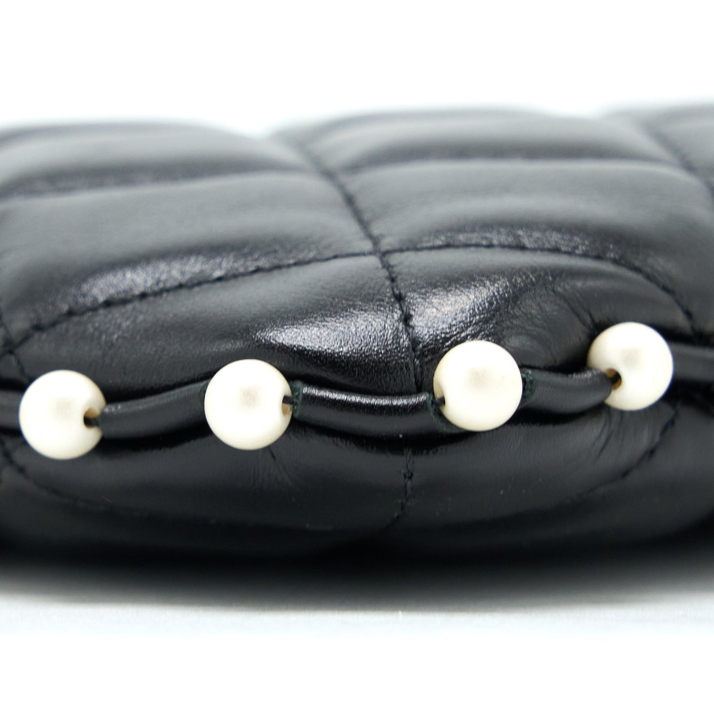 Chanel O-Case Pouch Pearl/Aged Calfskin Black L