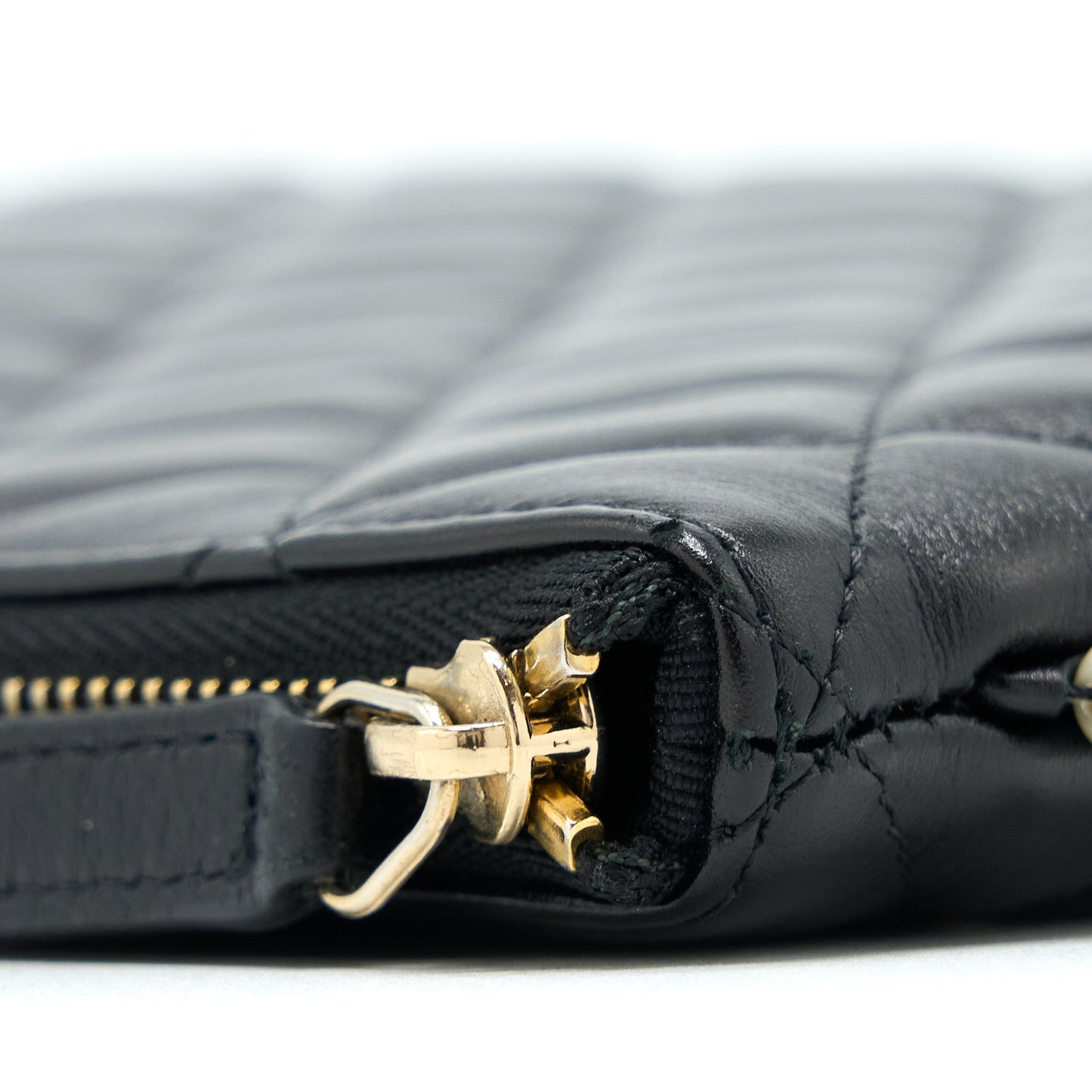 Chanel O-Case Pouch Pearl/Aged Calfskin Black L