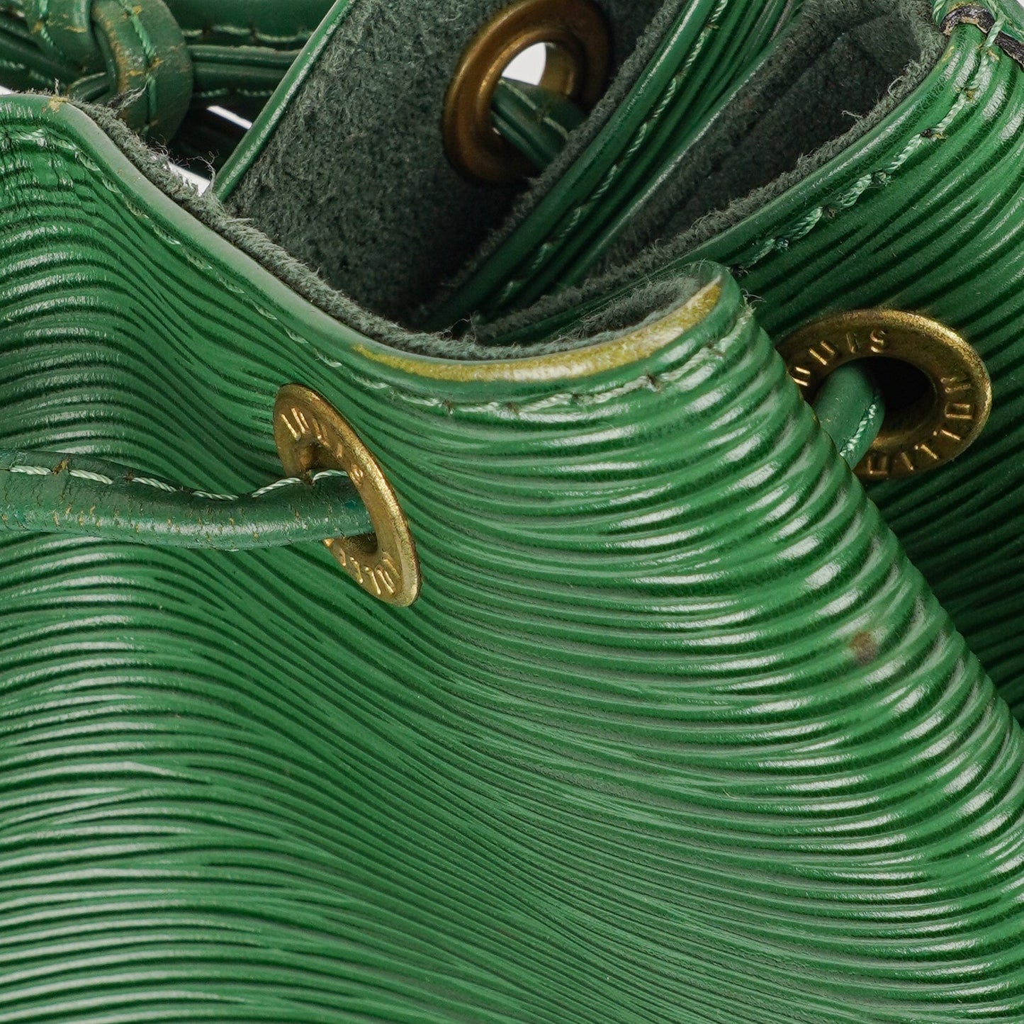 Louis Vuitton Noe Grande GM Green EPI Leather Shoulder Bag