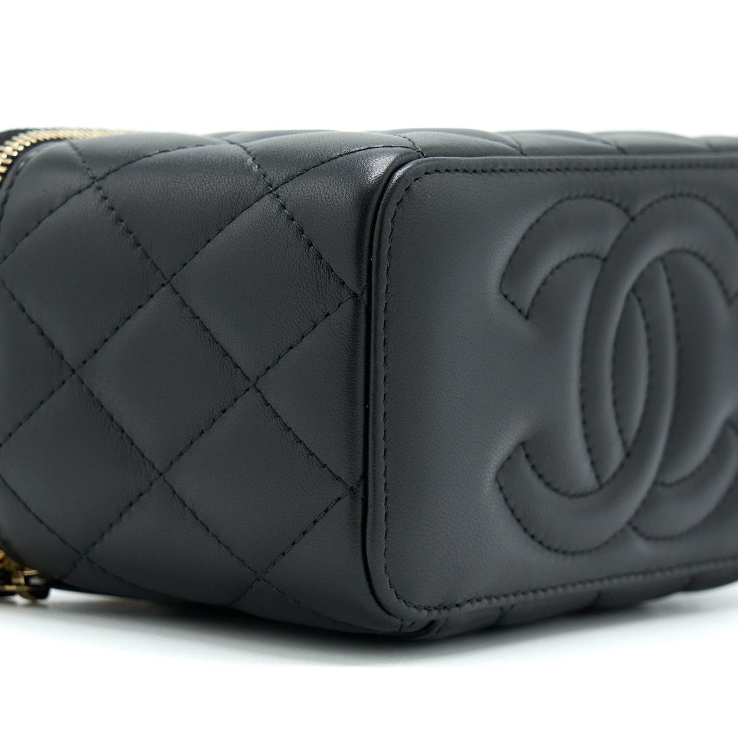 Chanel 22B Pearl Crush Long Vanity With Chain Lambskin Black