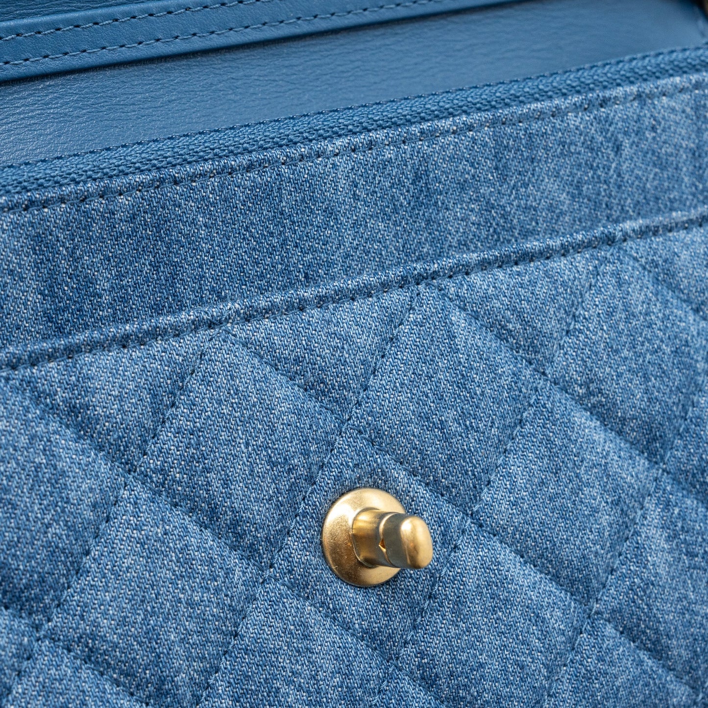 Chanel 22C Pearl Crush wallet on chain Denim blue (microchip)