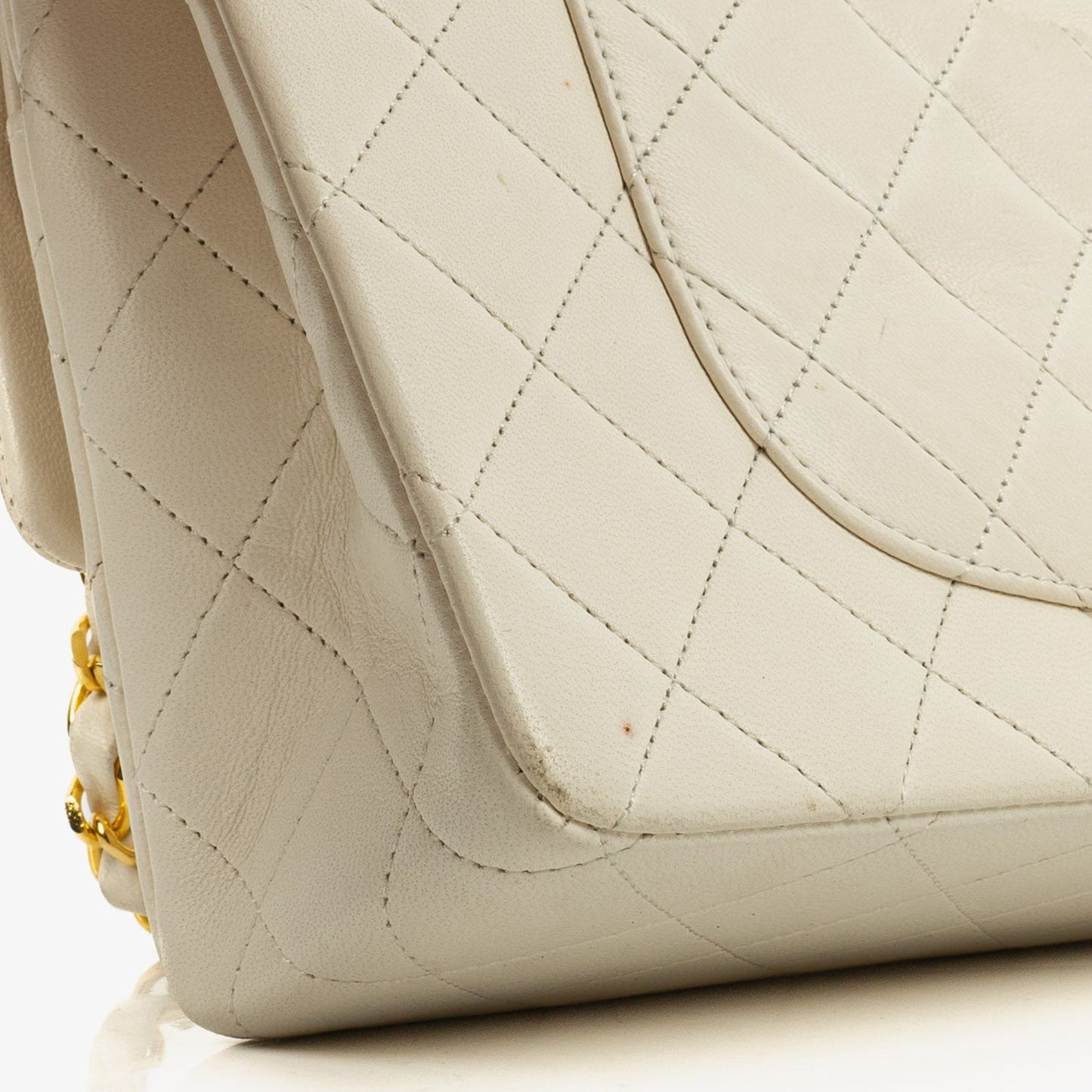 Chanel Medium Classic  Double Flap Bag In White Quilted Lambskin And 24K Gold-Plated Hardware