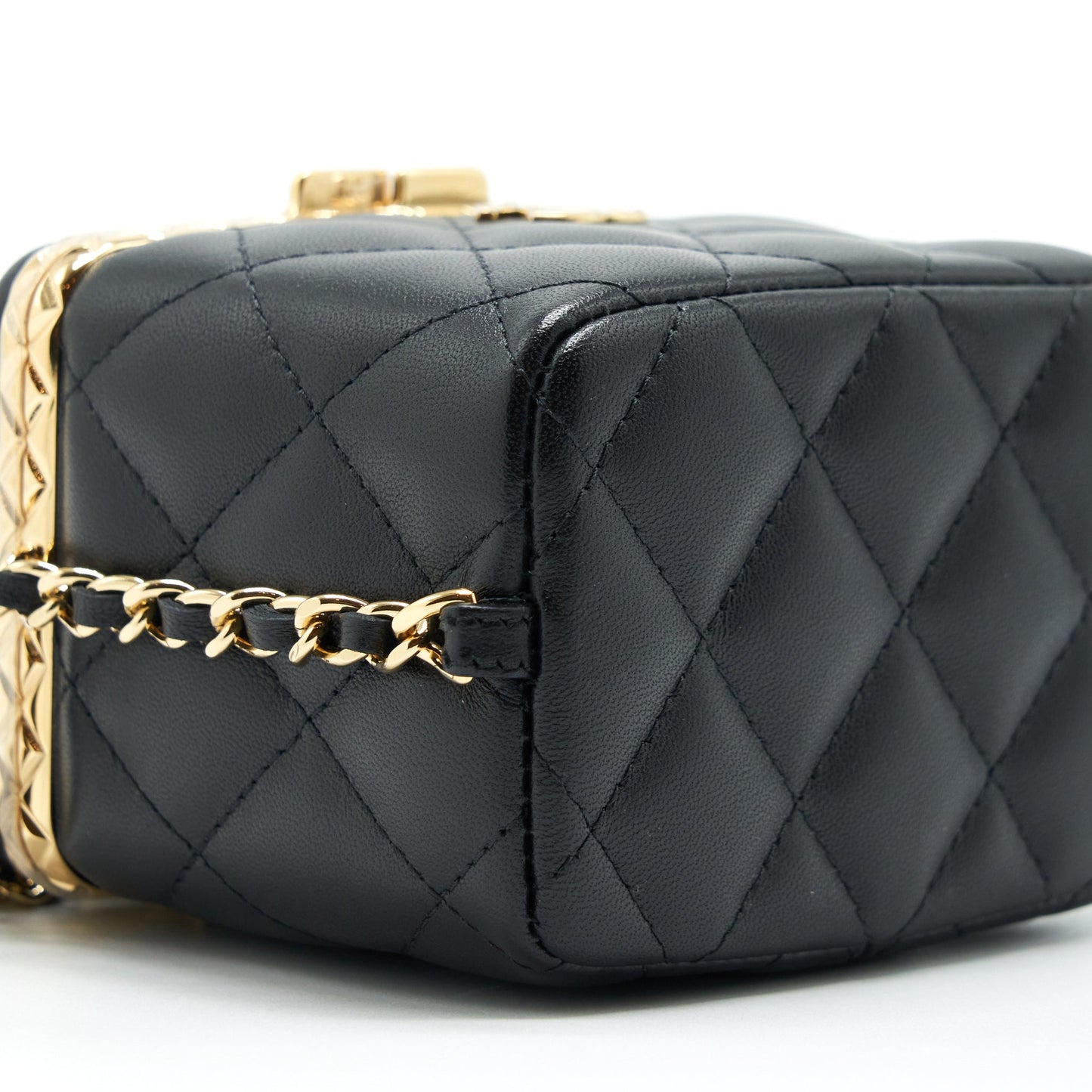Chanel 22S Small Clic Flap Vanity With Chain Lambskin Black L