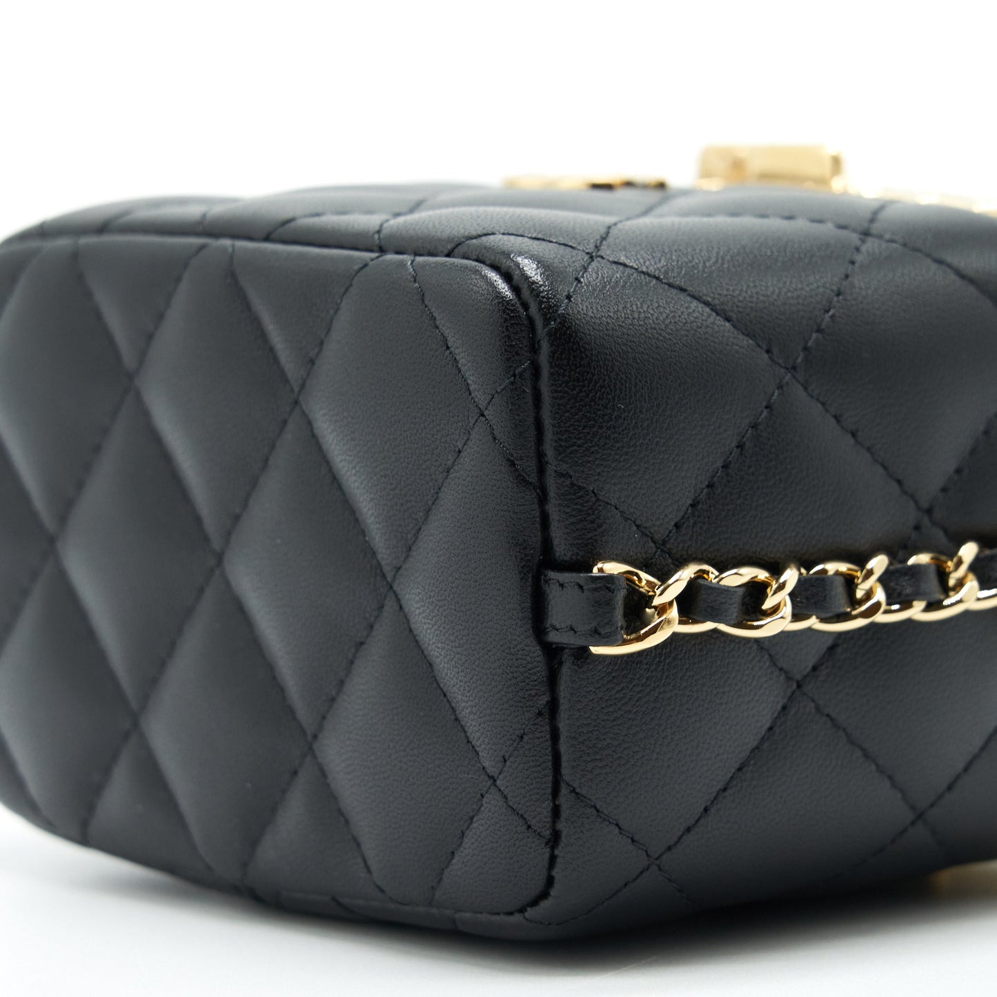 Chanel 22S Small Clic Flap Vanity With Chain Lambskin Black L