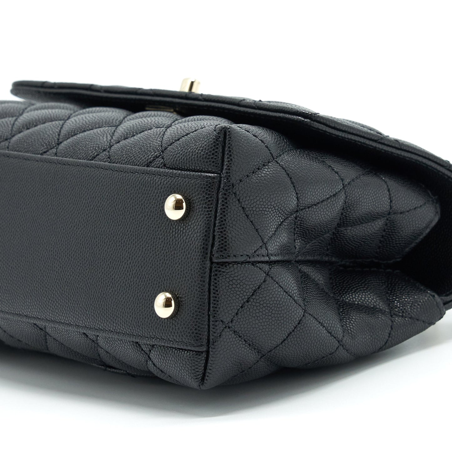 Chanel 22P Small Coco Handle Caviar Black L