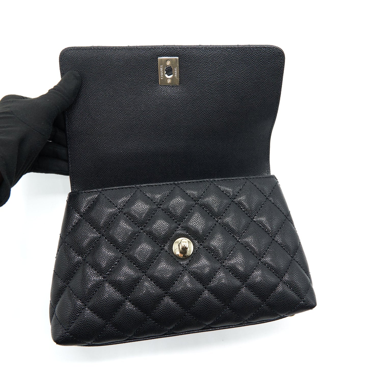 Chanel 22P Small Coco Handle Caviar Black L