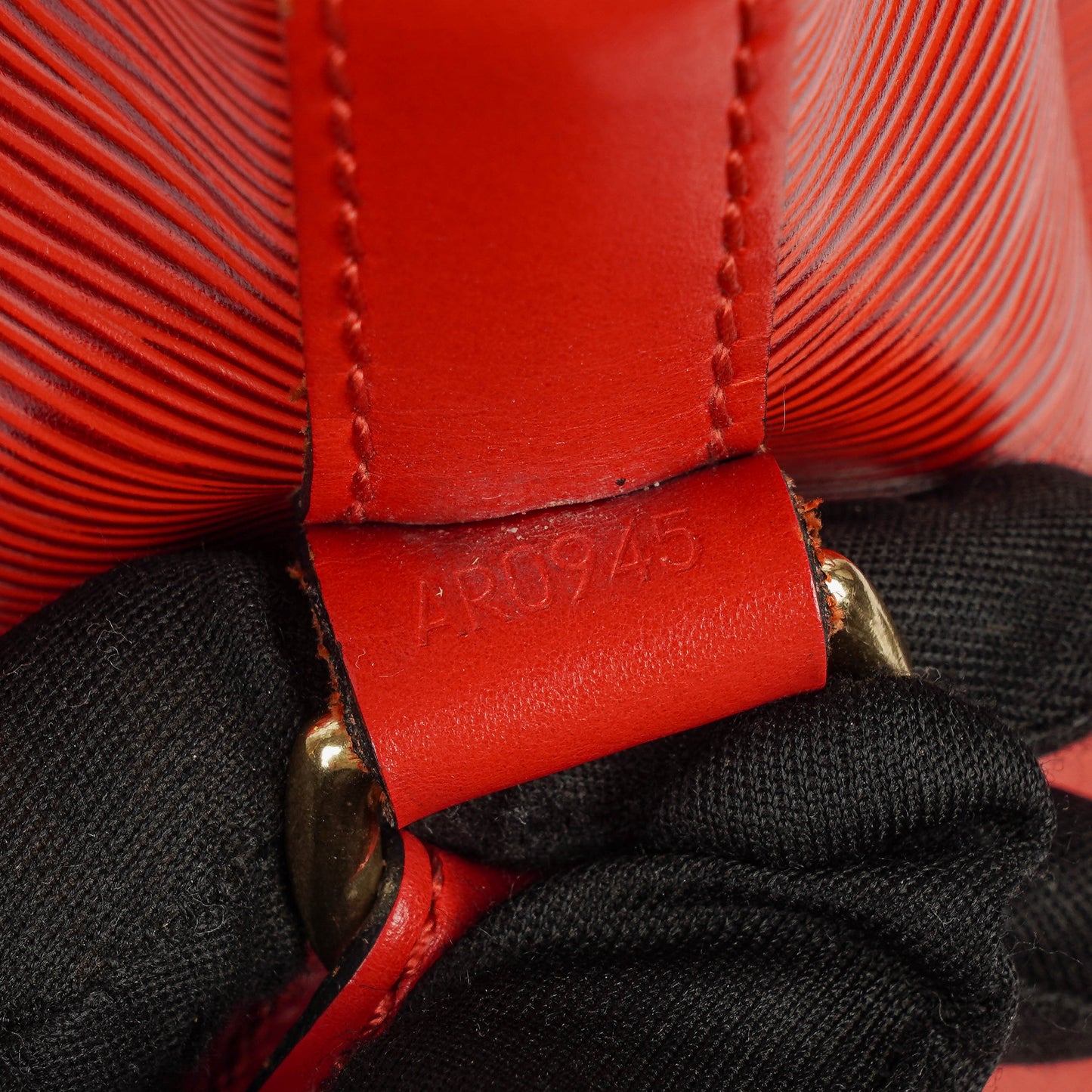 Louis Vuitton Noe Grande GM Red EPI Leather Shoulder Bag