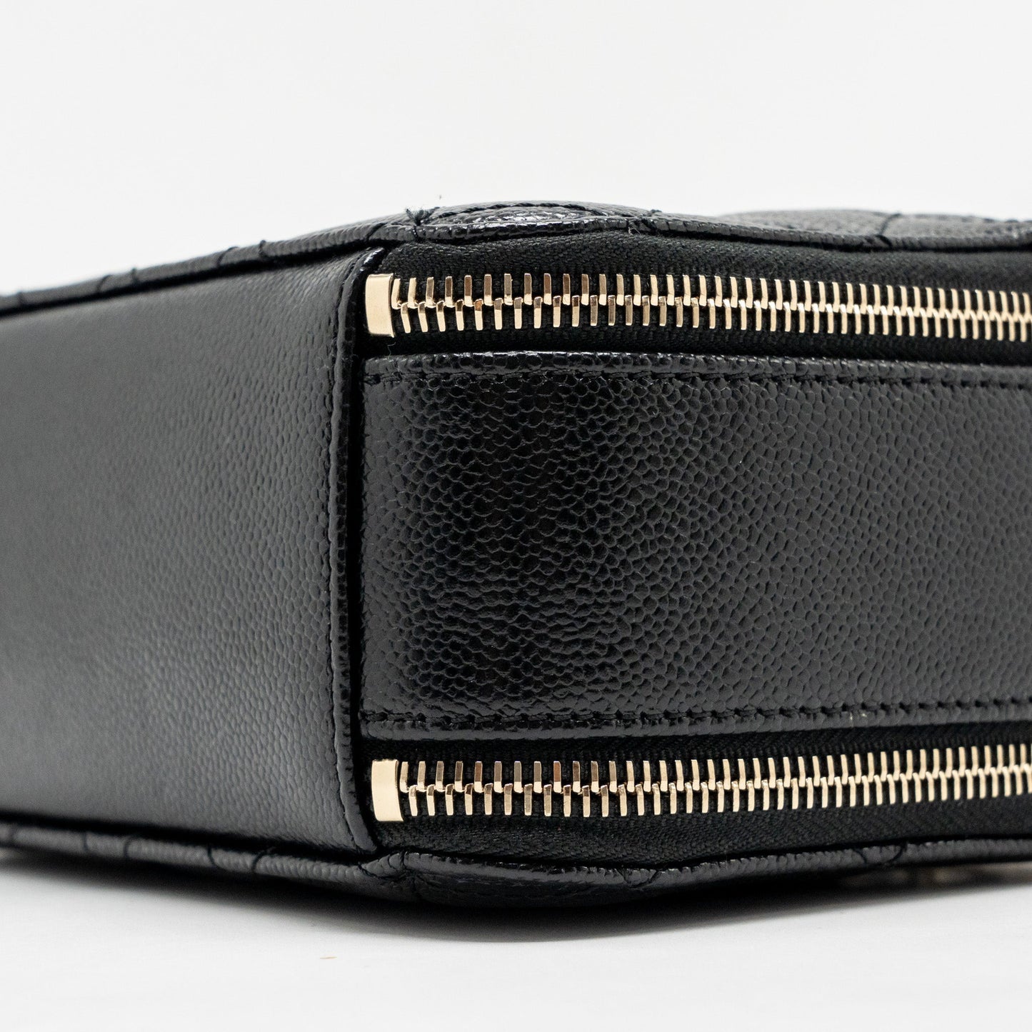 Chanel Logo Detailed Handle Mini Pick Me Up Vanity Case Caviar Black  (Microchip)