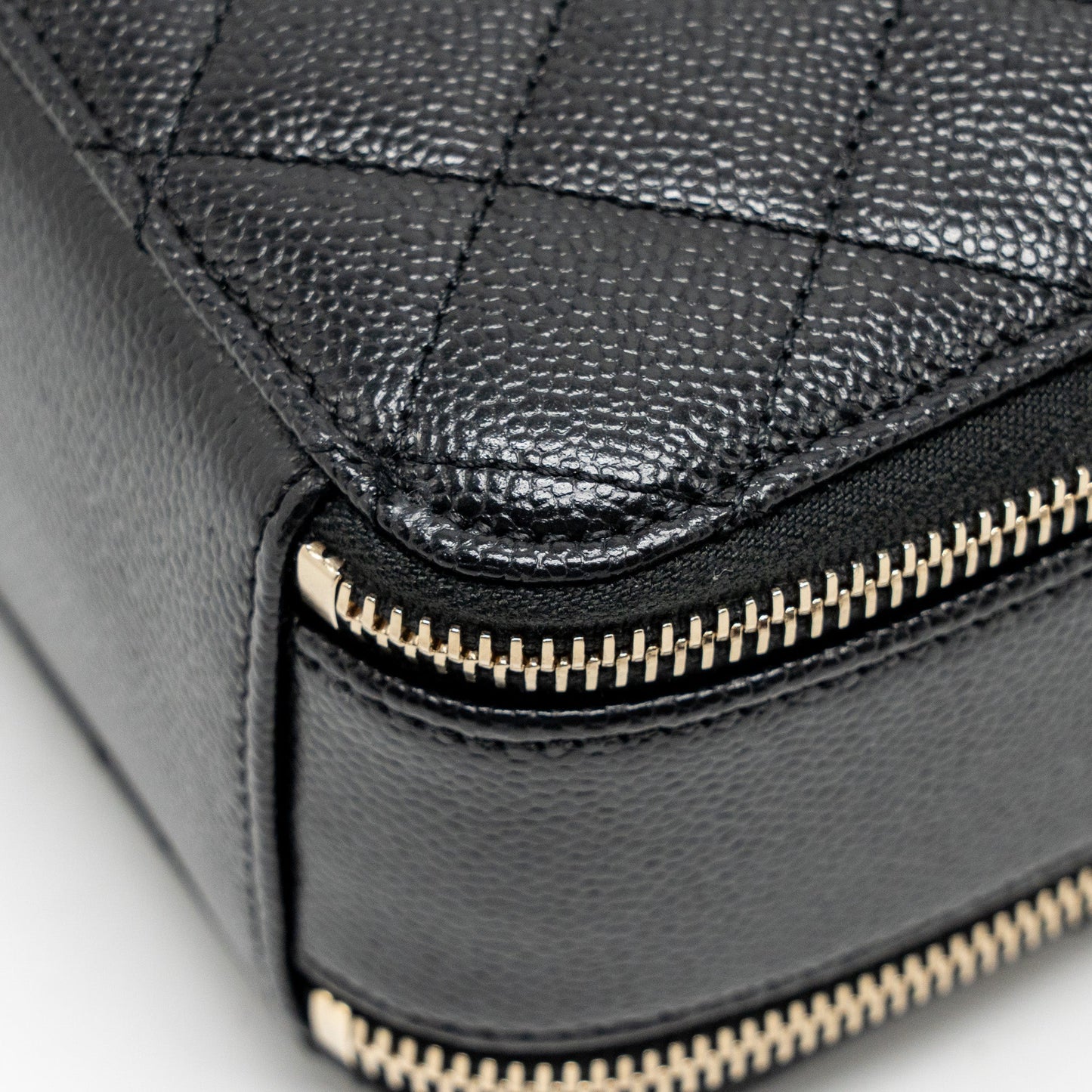 Chanel Logo Detailed Handle Mini Pick Me Up Vanity Case Caviar Black  (Microchip)