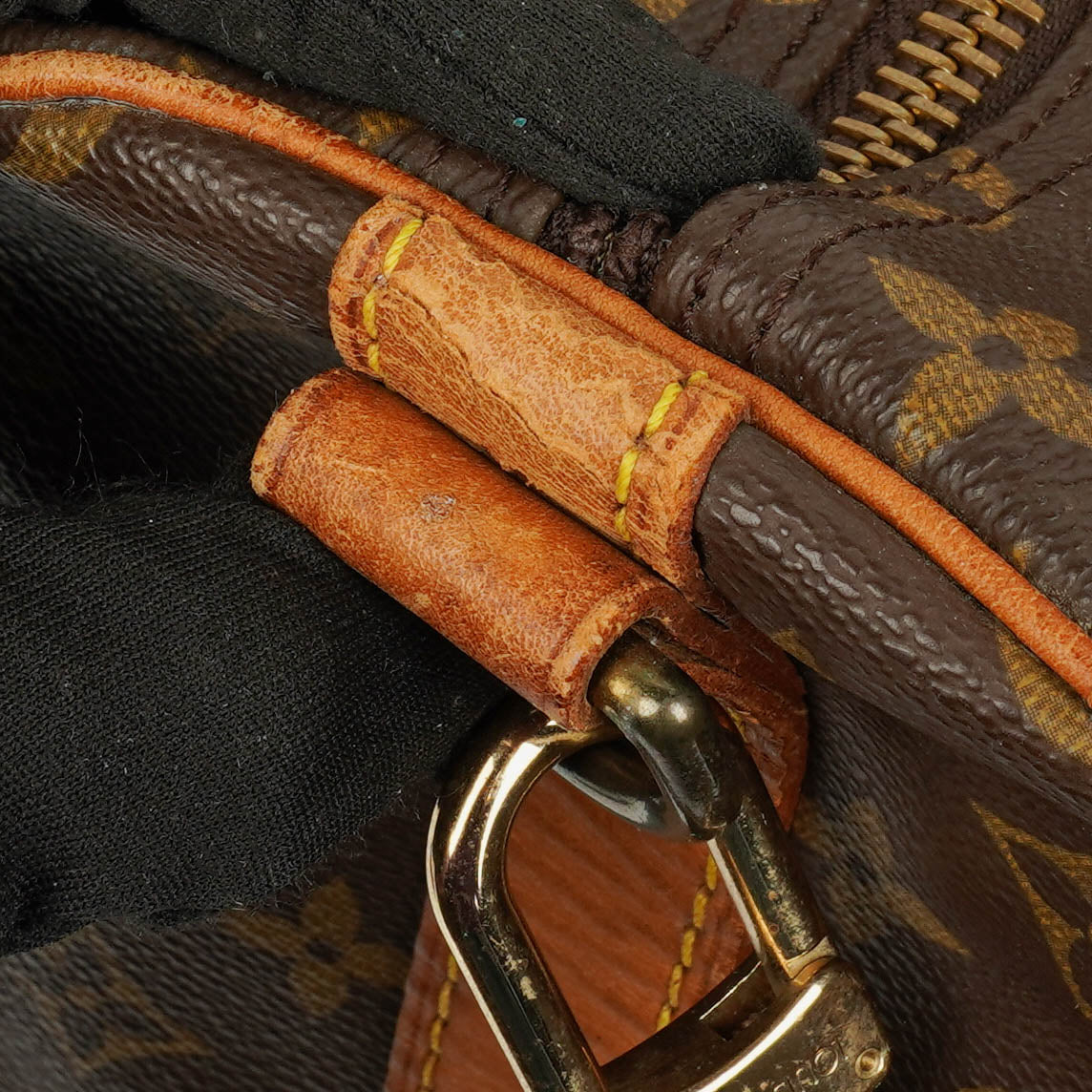 Louis Vuitton Keepall 60 Bandoulière Monogram Canvas Travel Bag