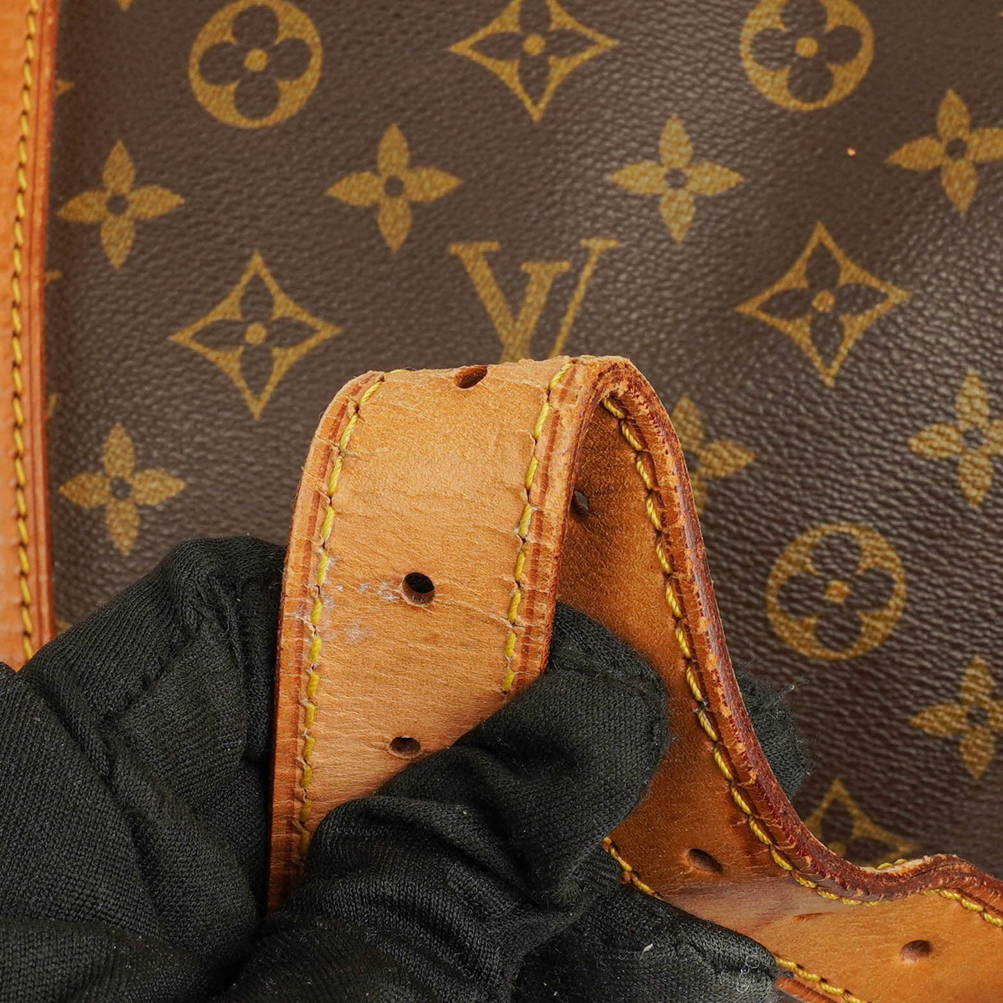 Louis Vuitton Keepall 60 Bandoulière Monogram Canvas Travel Bag