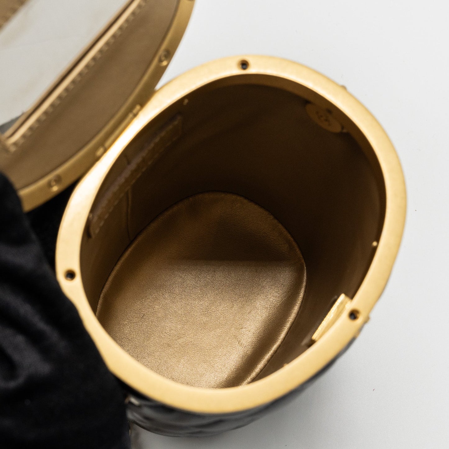 Chanel 21A Vanity With Chain Lambskin Black  (Microchip)