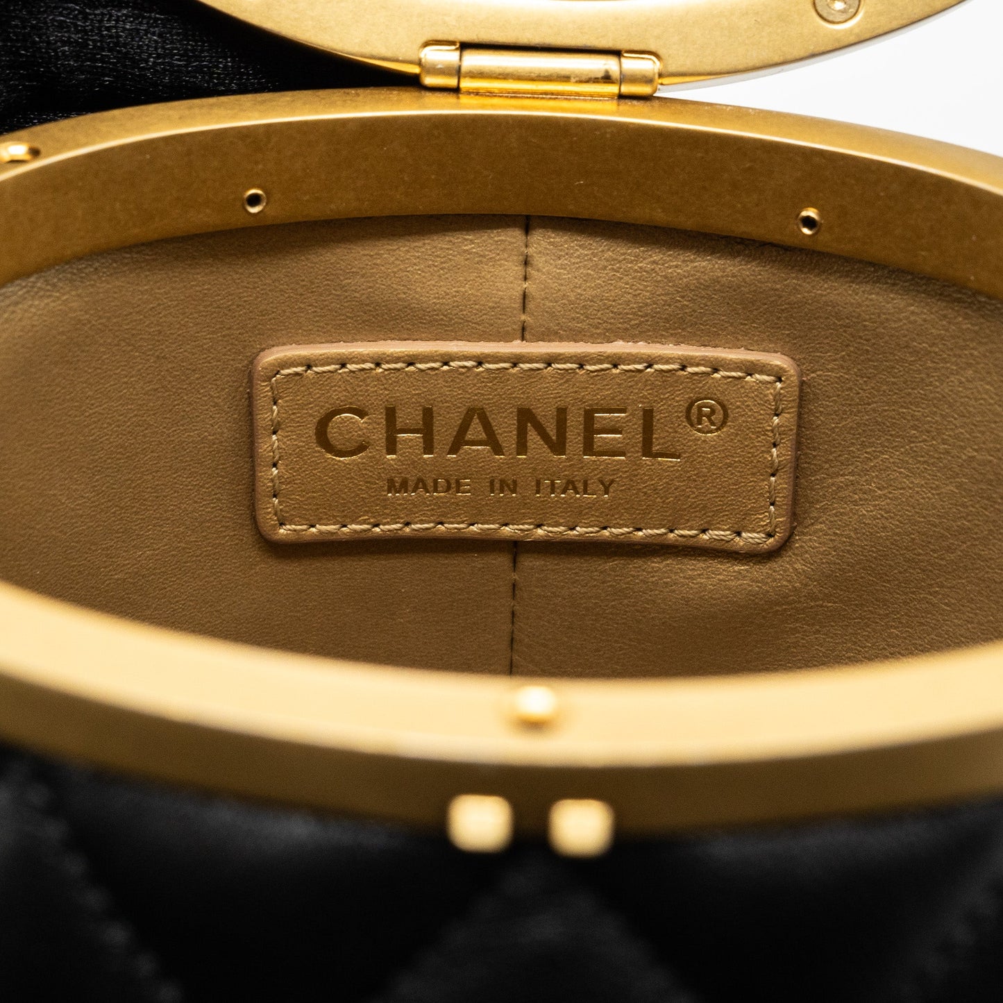 Chanel 21A Vanity With Chain Lambskin Black  (Microchip)