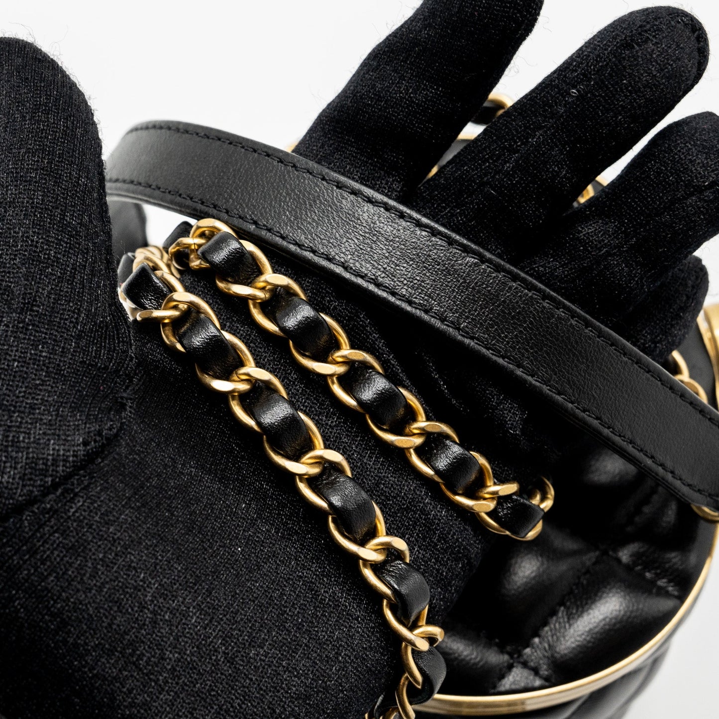 Chanel 21A Vanity With Chain Lambskin Black  (Microchip)