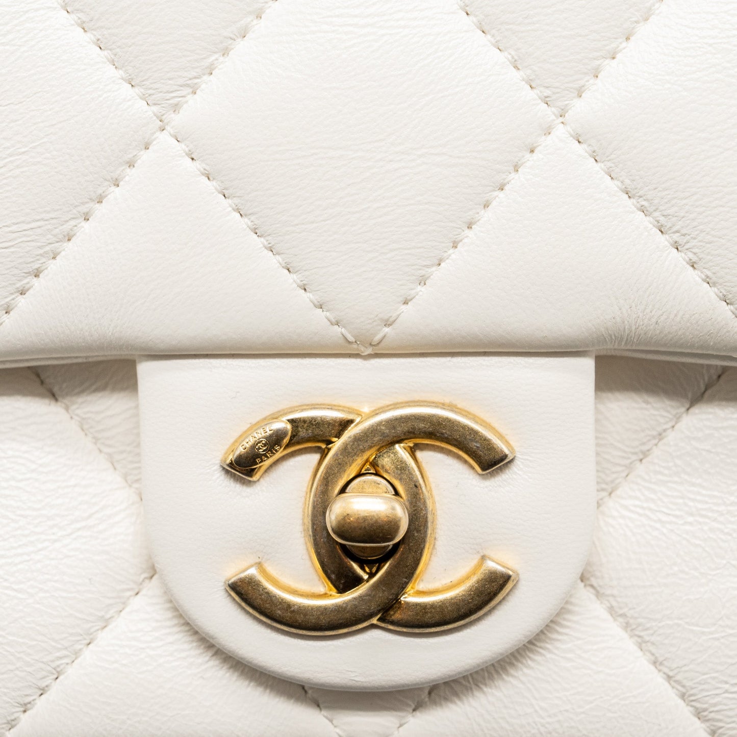 Chanel 22S Giant Chain Flap Shoulder Bag Lambskin White Brushed  (Microchip)