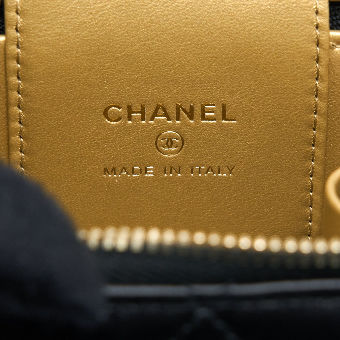 Chanel 22A Pearl Crush Mini Vanity With Chain Lambskin Black