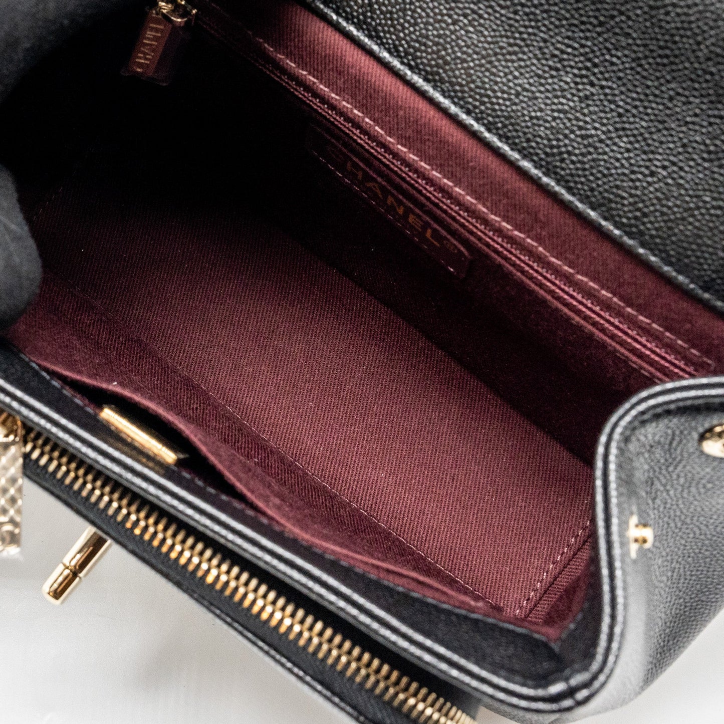Chanel medium business affinity caviar black L (Microchip)