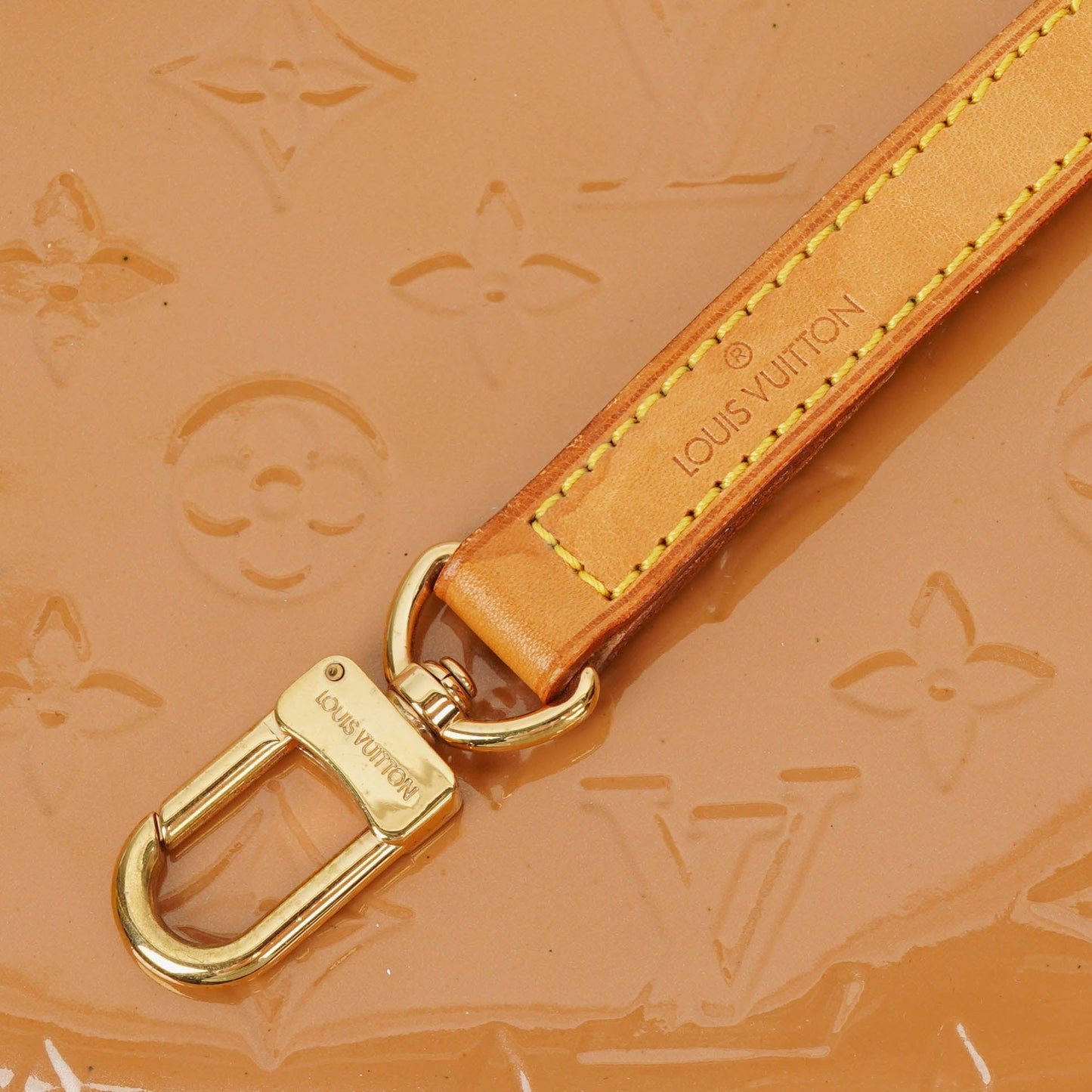 Louis Vuitton Vernis Pochette Accessories NM Rose Velours