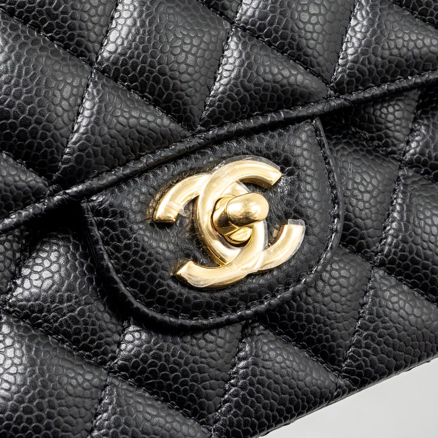 Chanel medium classic double flap bag Caviar black  (microchip)