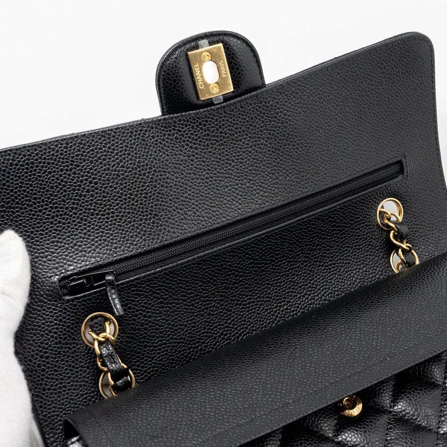 Chanel medium classic double flap bag Caviar black  (microchip)