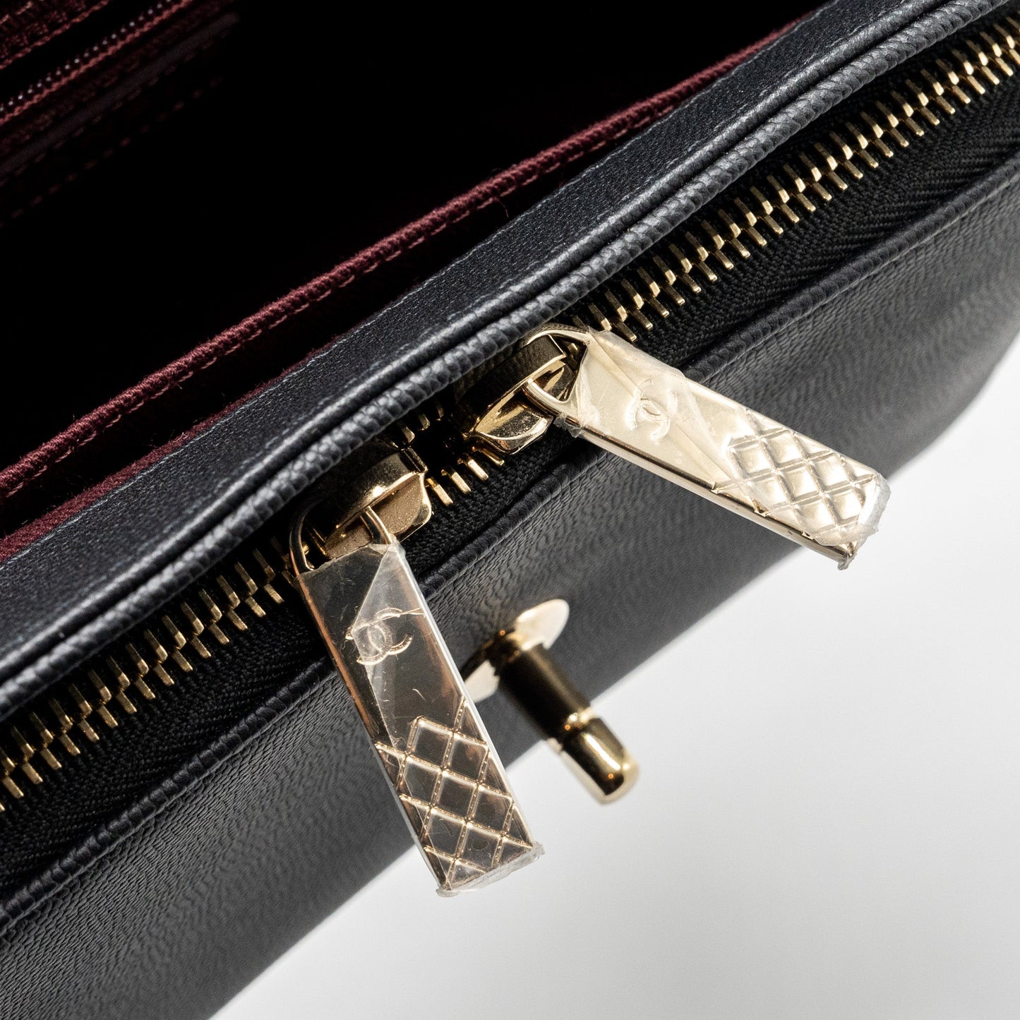 Chanel Medium Business Affinity Caviar black L